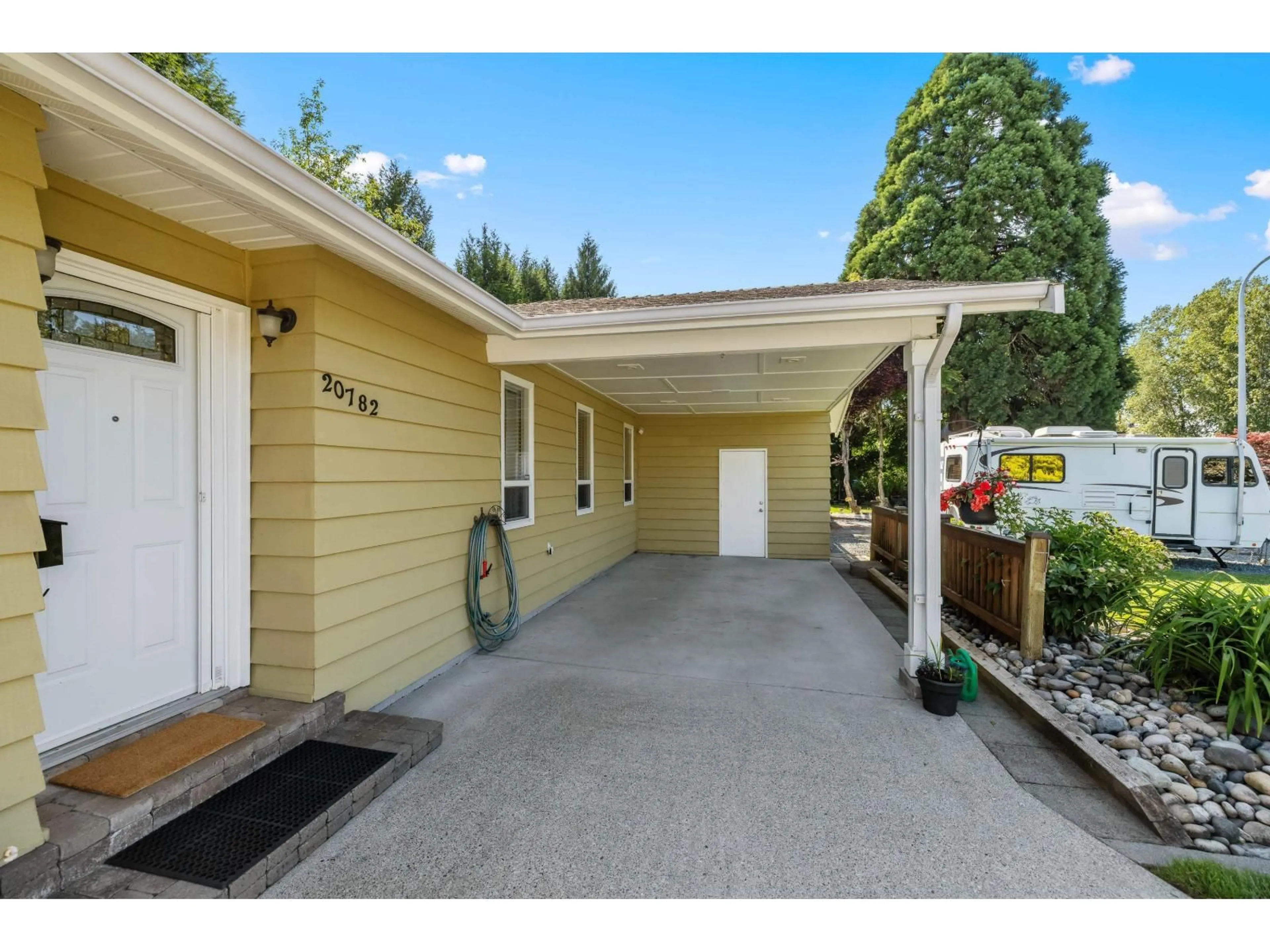 Unknown for 20782 52 AVENUE, Langley British Columbia V3A6C7