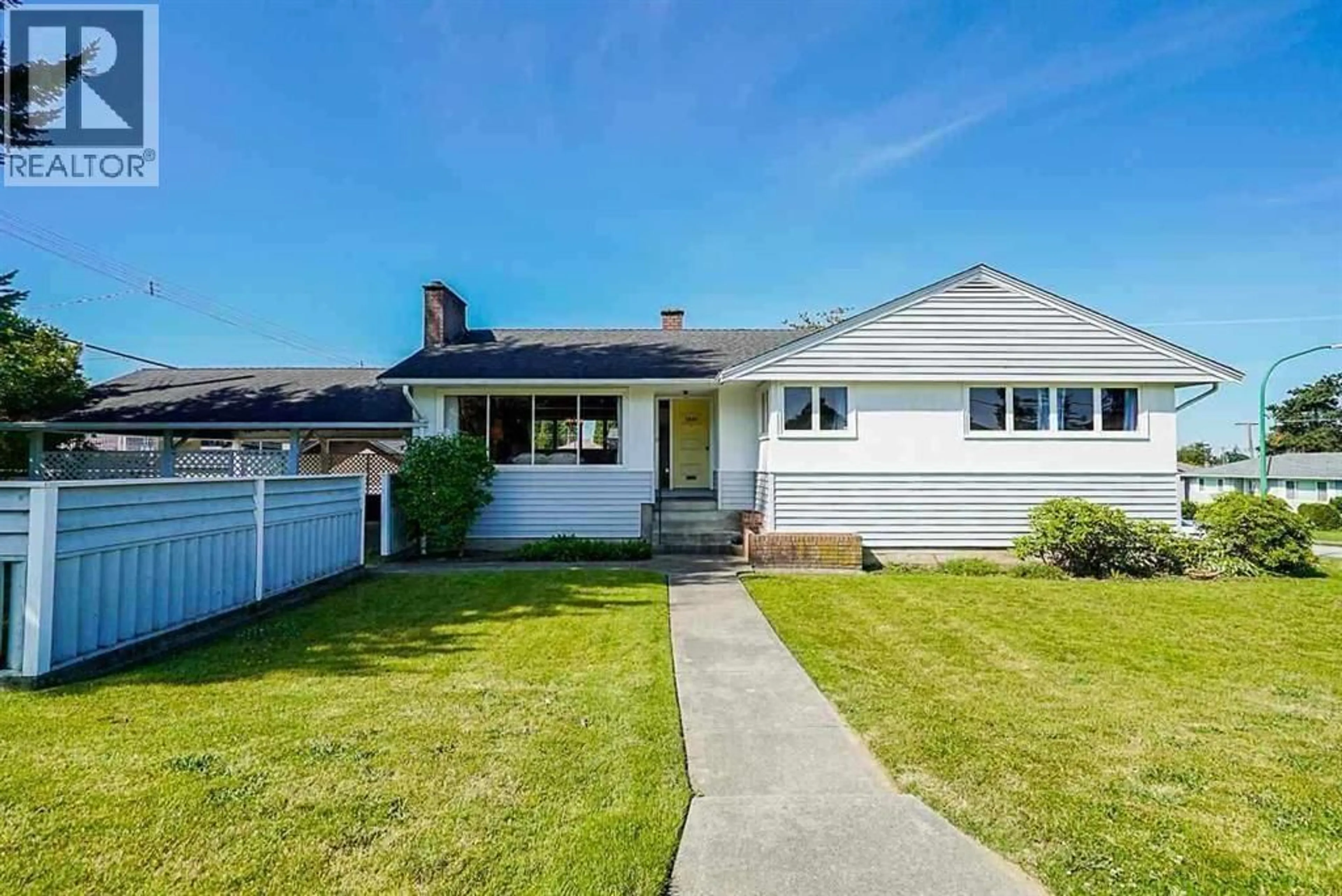 Home with vinyl exterior material, street for 7833 COQUITLAM STREET, Burnaby British Columbia V3N3Z4