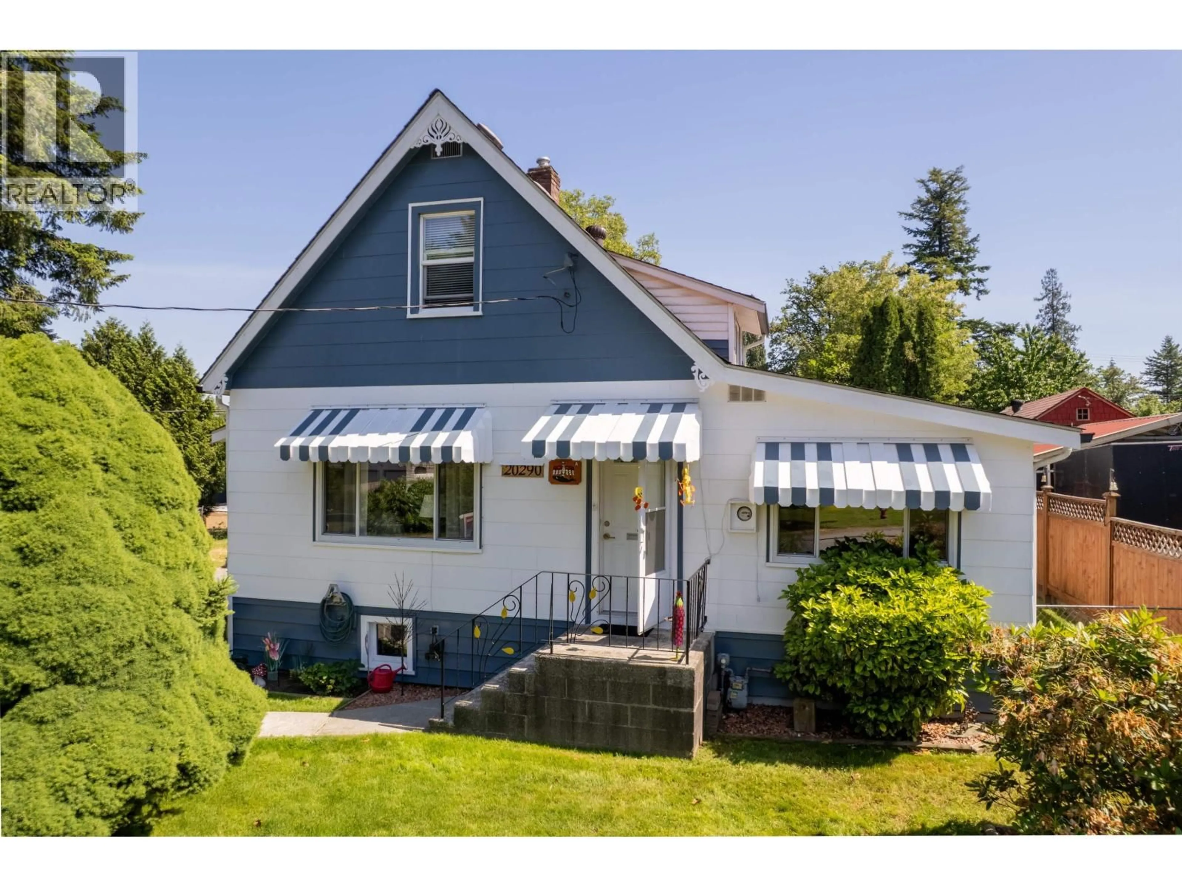 Home with vinyl exterior material, street for 20290 WANSTEAD STREET, Maple Ridge British Columbia V2X1J1