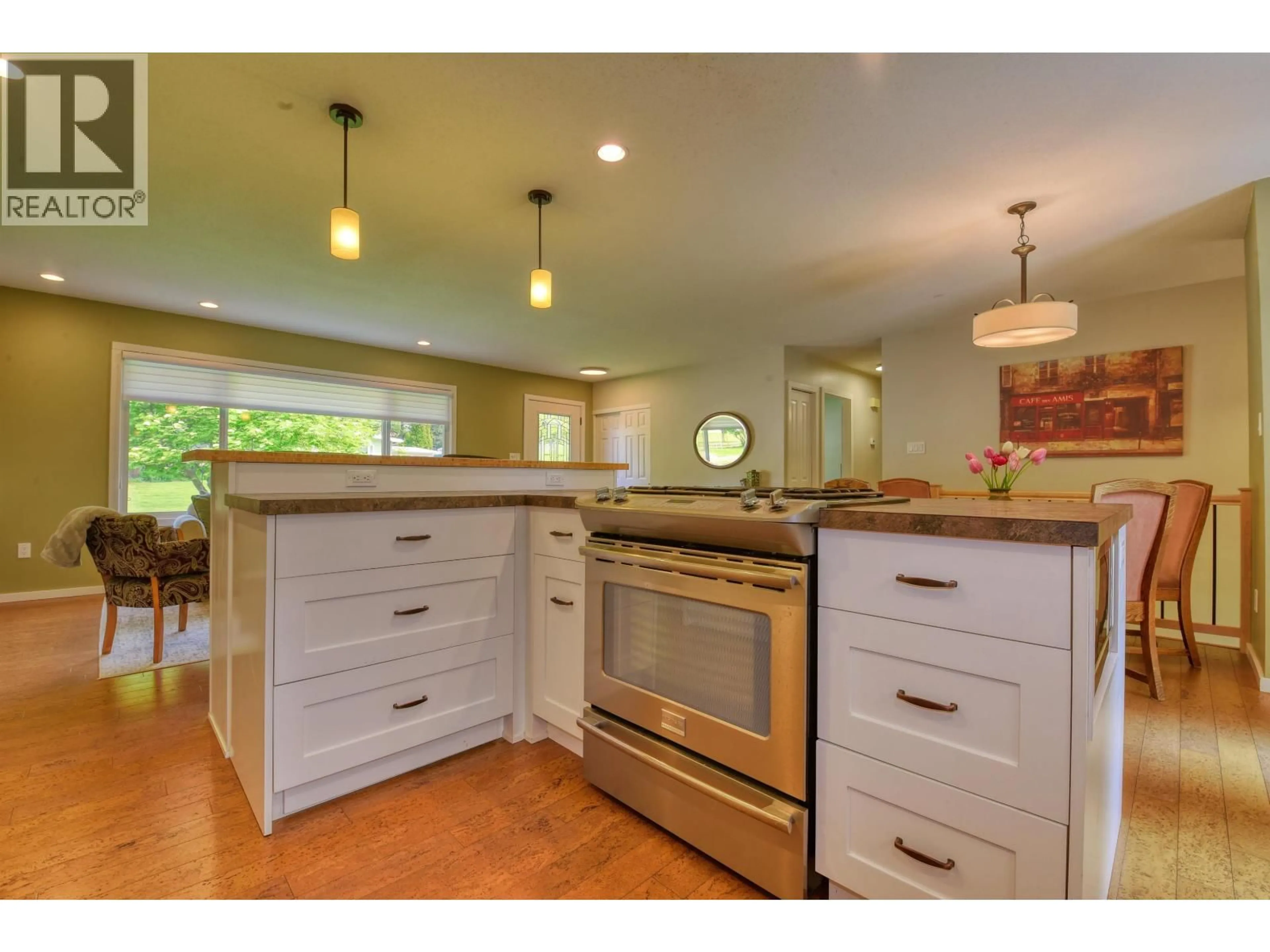Open concept kitchen, unknown for 1125 PIGEON AVENUE, Williams Lake British Columbia V2G2C2