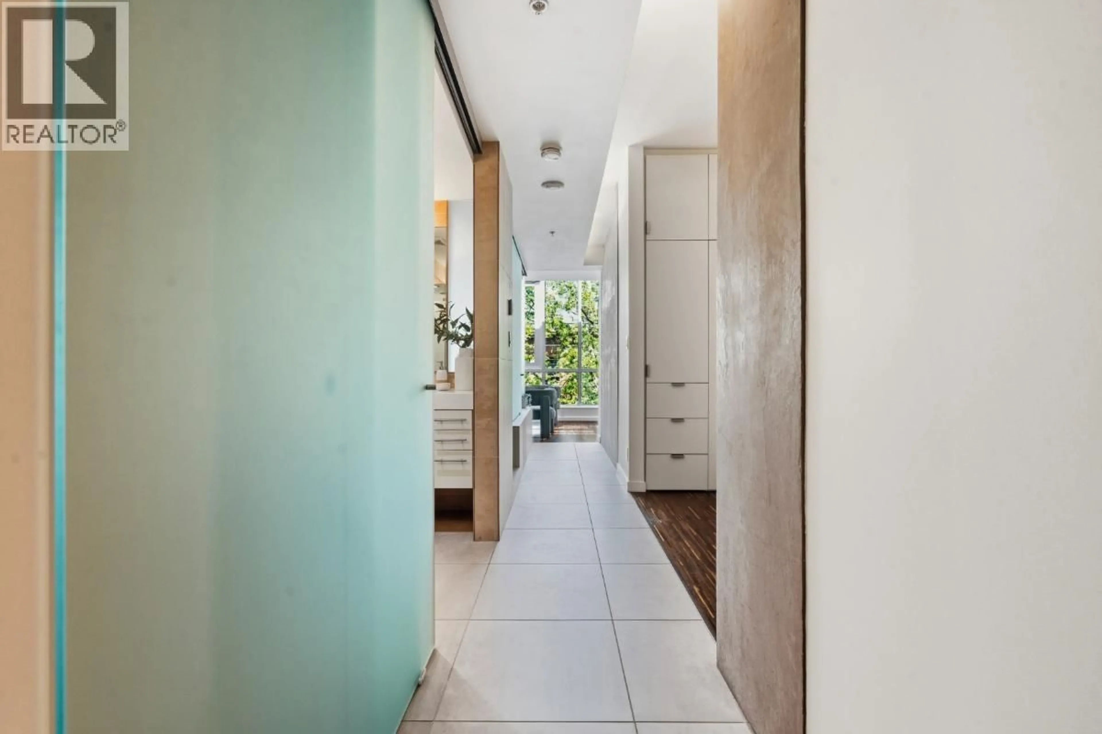 Indoor entryway for 609 - 36 WATER STREET, Vancouver British Columbia V6B0B7