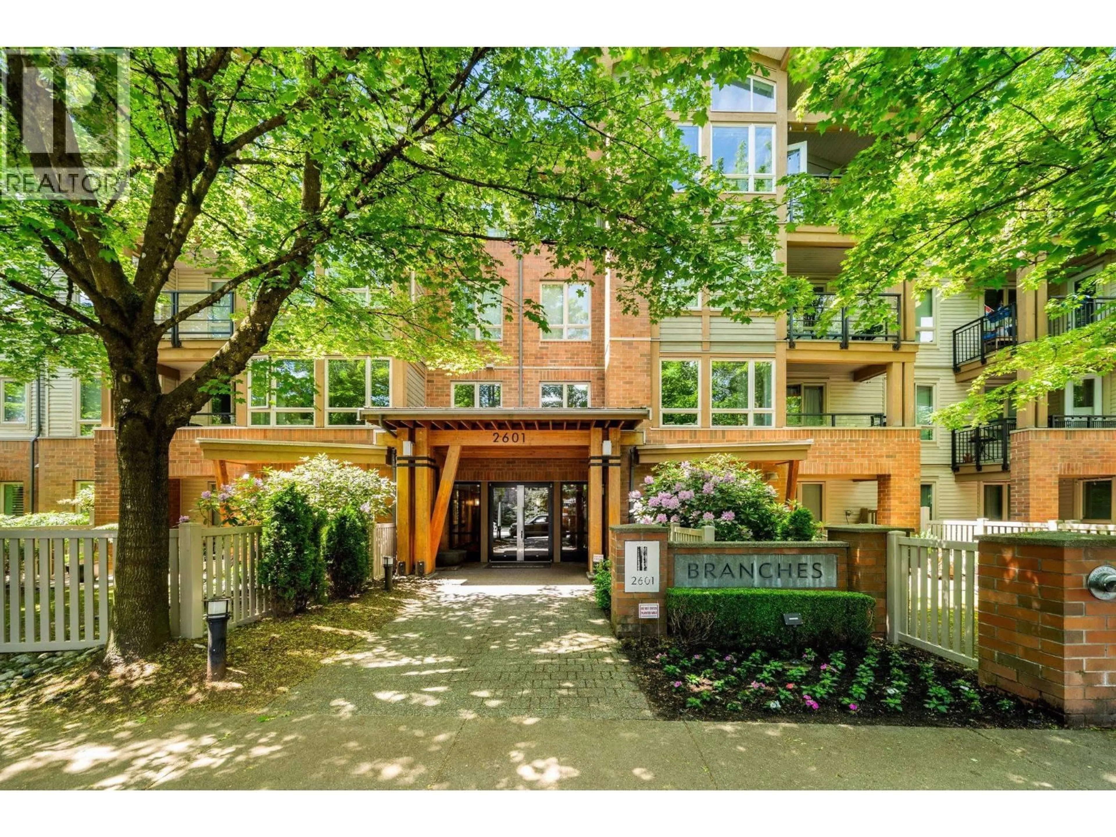 Indoor entryway for 412 - 2601 WHITELEY COURT, North Vancouver British Columbia V7J2R7