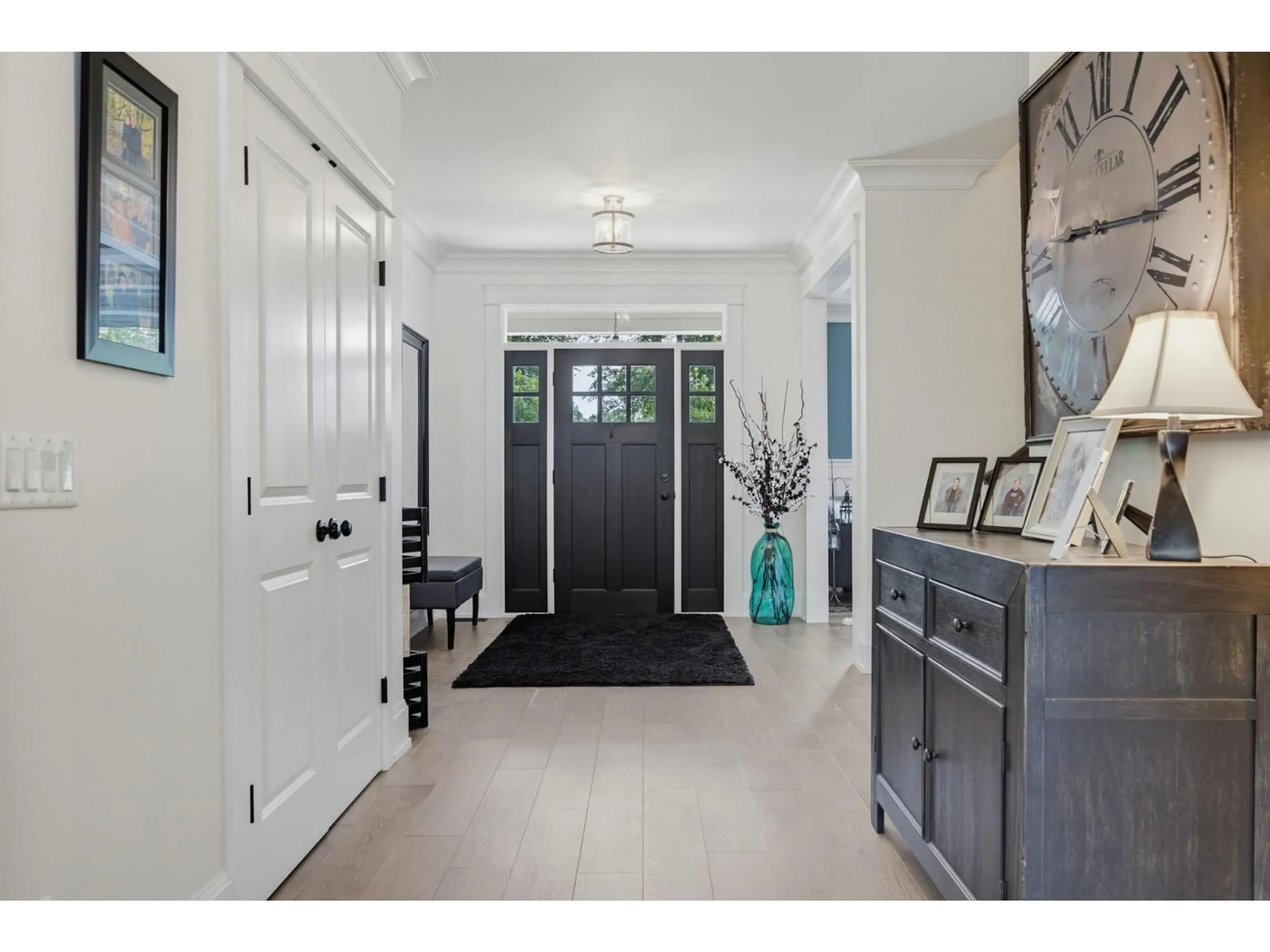 Indoor entryway for 435 204 STREET, Langley British Columbia V2Z1V5