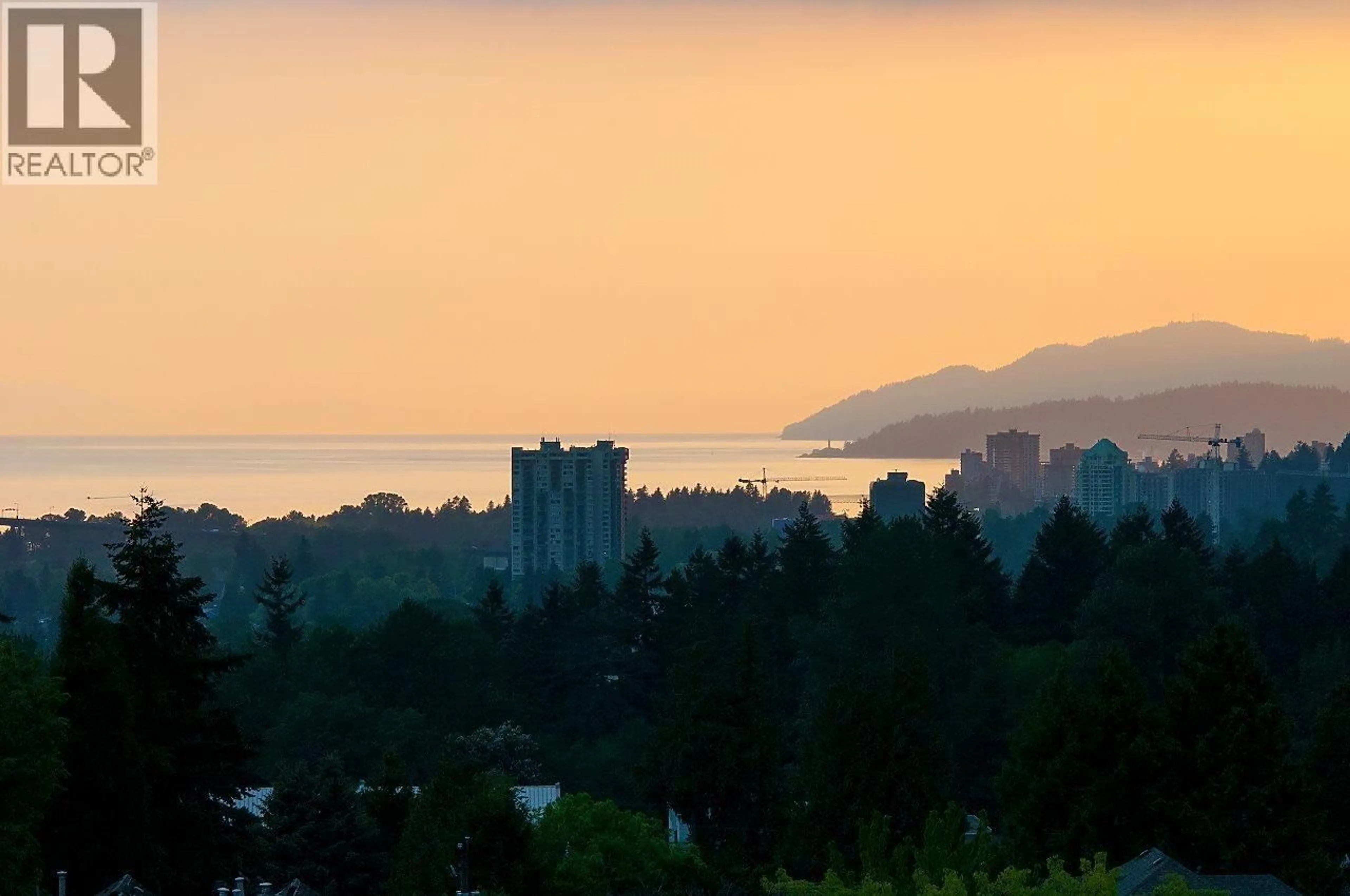 Blurry image for 608 - 150 15TH STREET, North Vancouver British Columbia V7M0C4