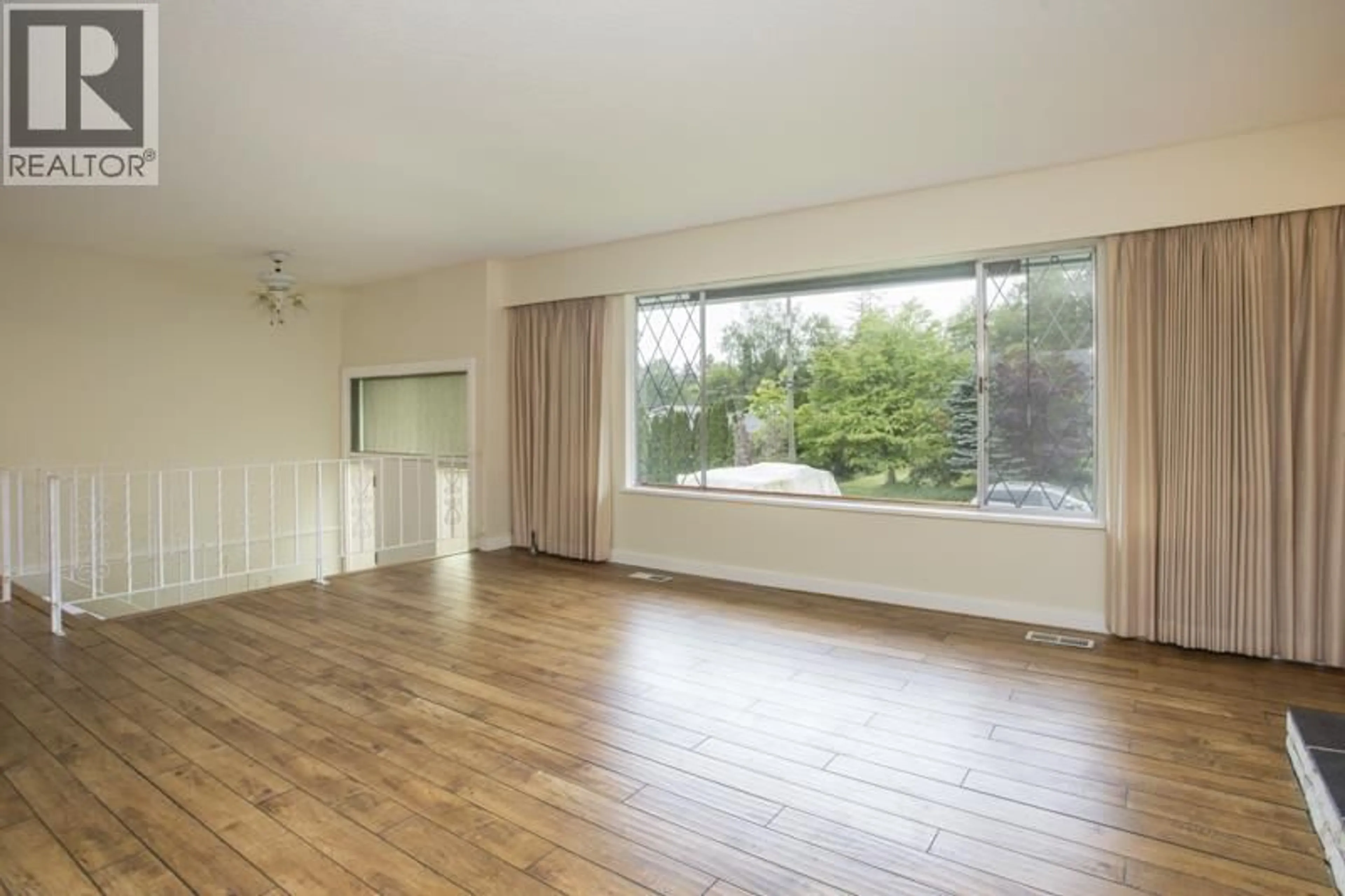 A pic of a room for 12104 261 STREET, Maple Ridge British Columbia V2W2A6