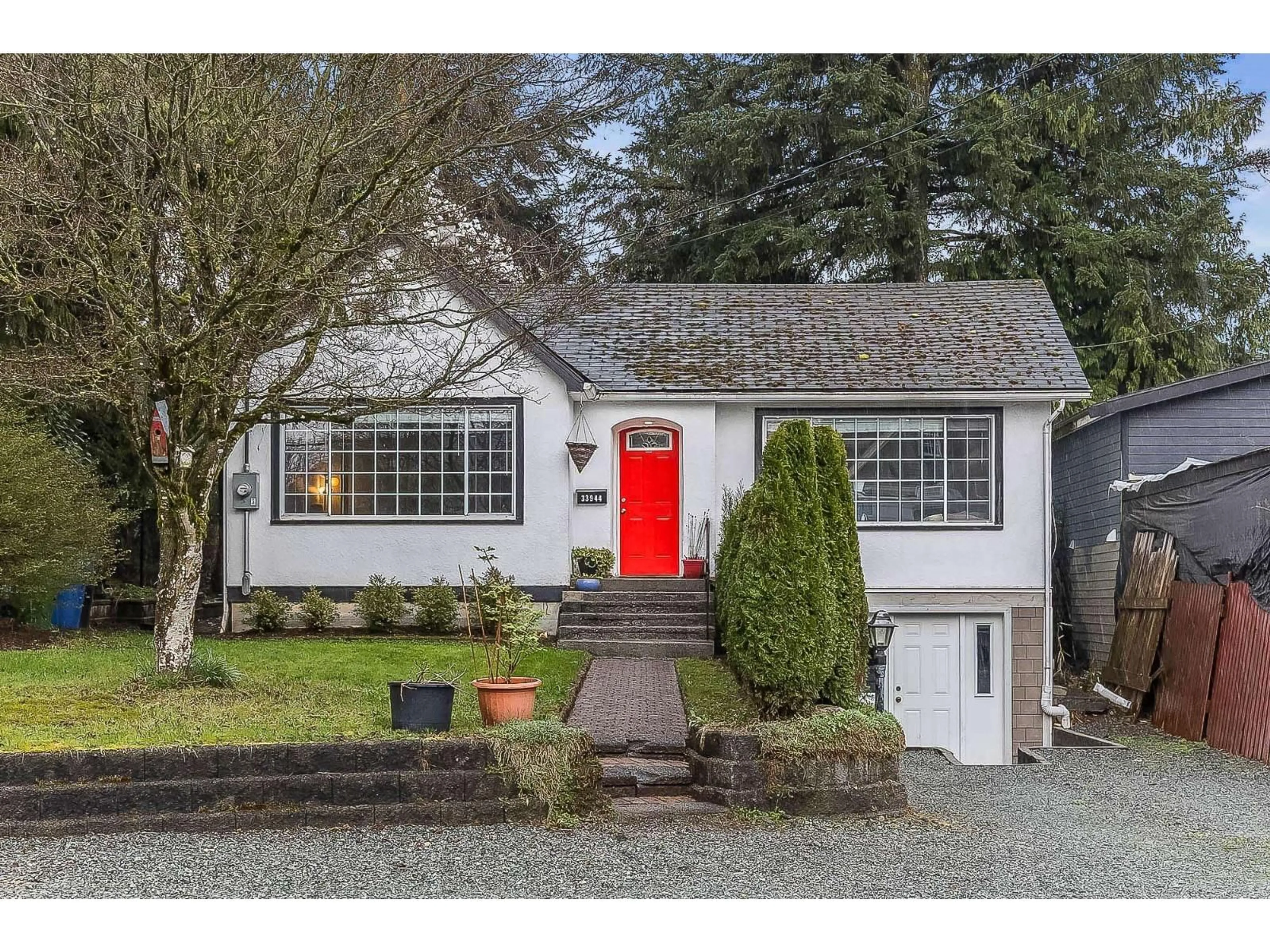 Home with vinyl exterior material, street for 33944 MCCRIMMON DRIVE, Abbotsford British Columbia V2T2V3