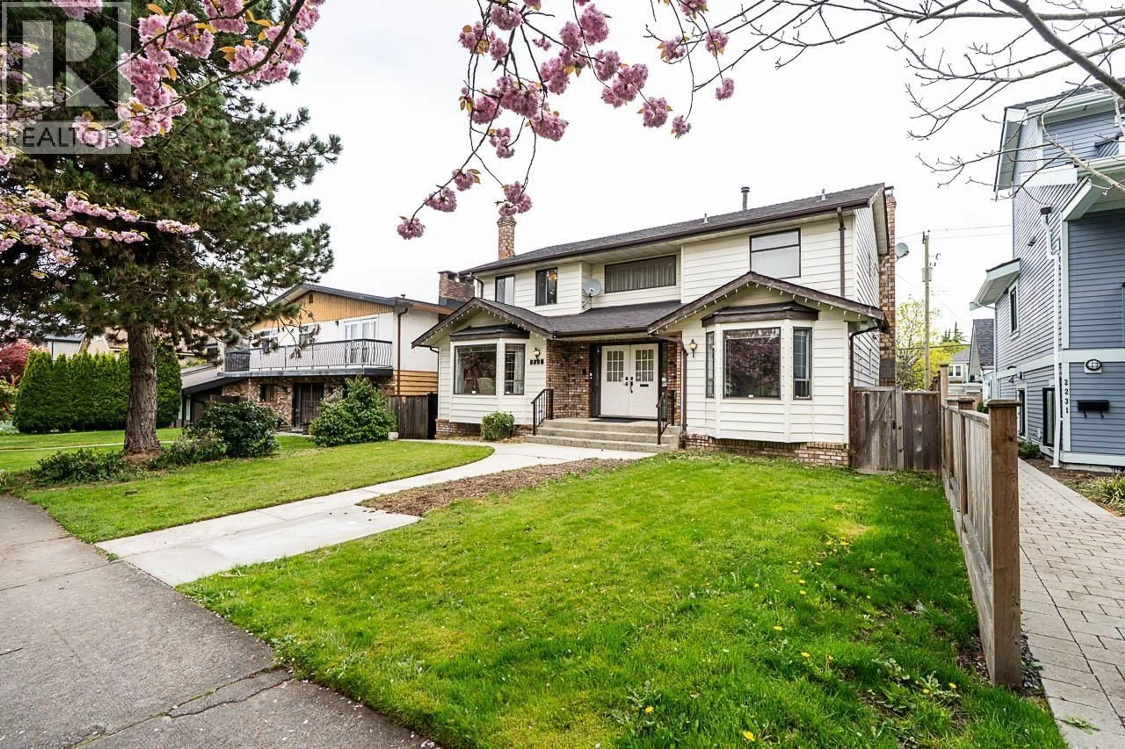 Unknown for 2235 16TH AVENUE, Vancouver British Columbia V6K3B4