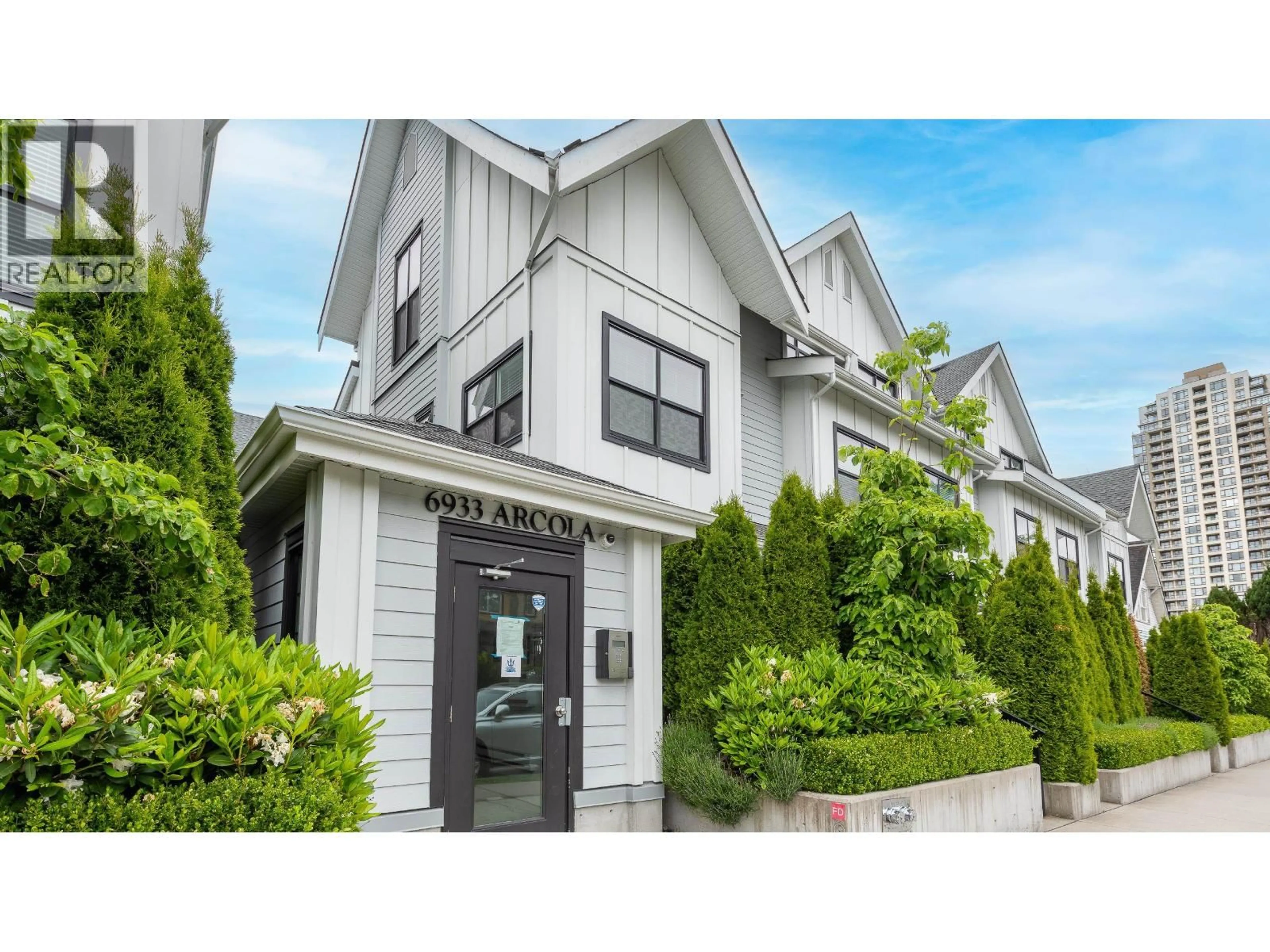 Home with vinyl exterior material, street for 201 - 6933 ARCOLA STREET, Burnaby British Columbia V5E1H5