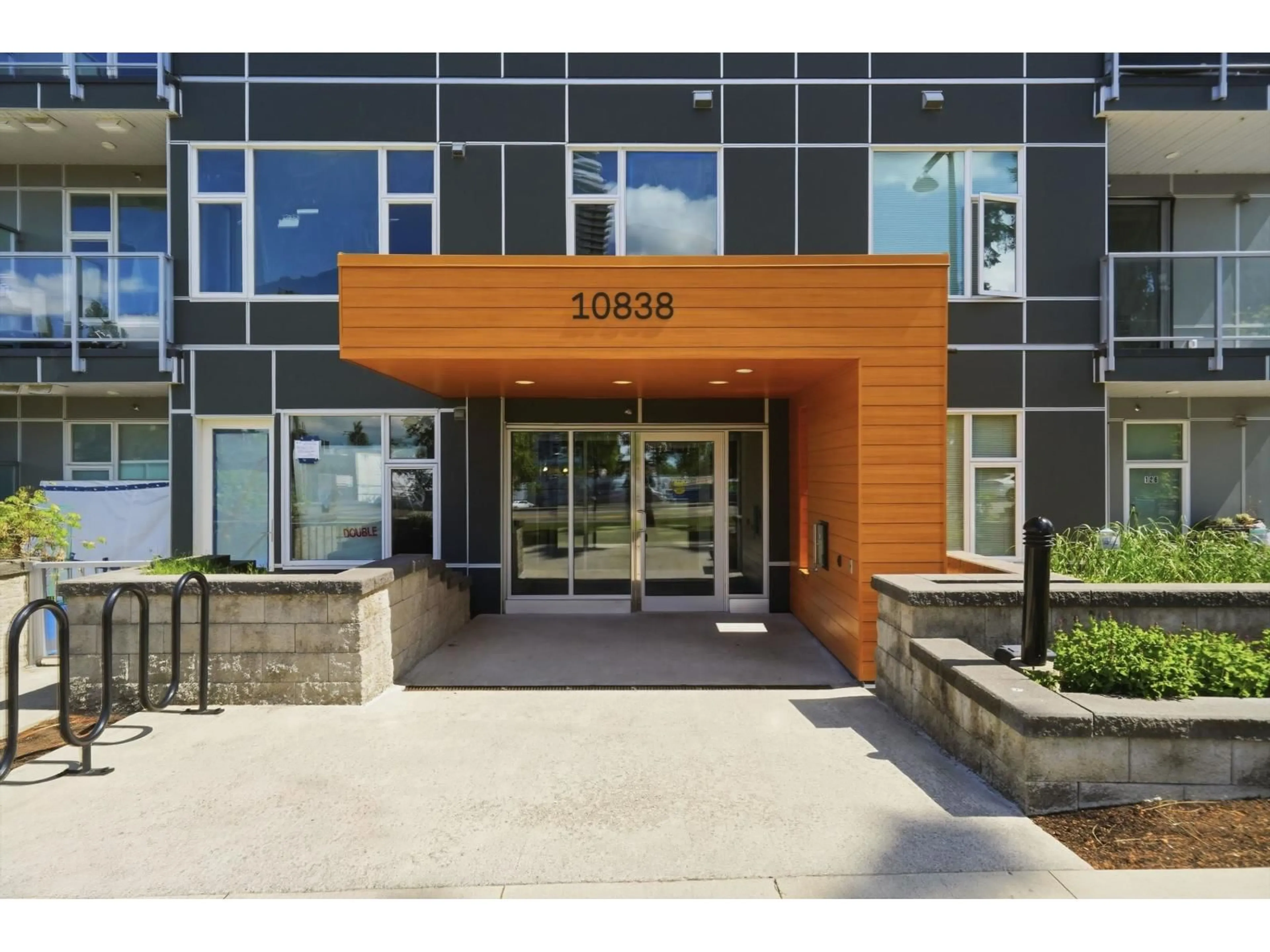 Unknown for 211 - 10838 WHALLEY BOULEVARD, Surrey British Columbia V3R0G8