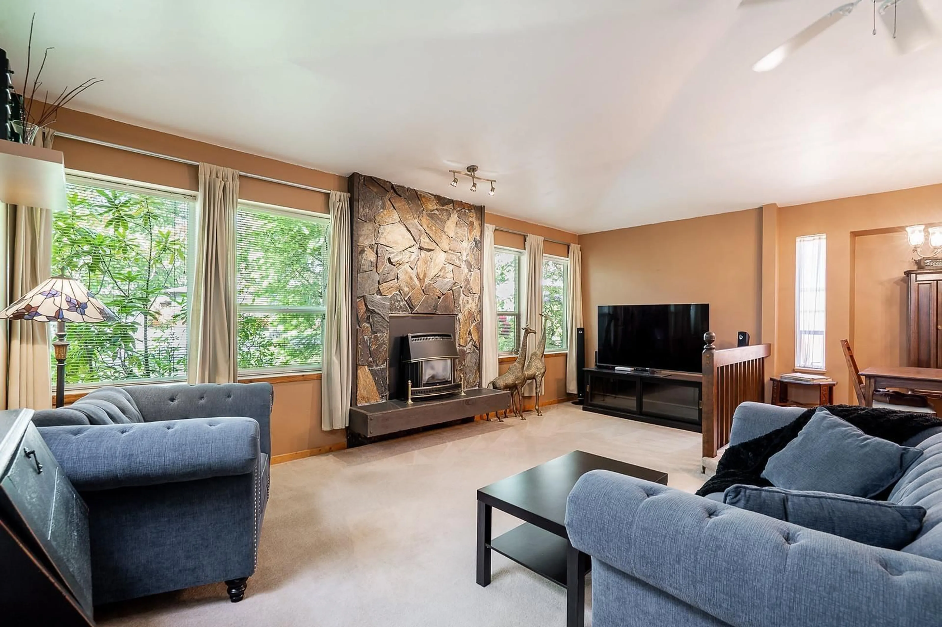 Living room with furniture, unknown for 9120 145A STREET, Surrey British Columbia V3R7L7