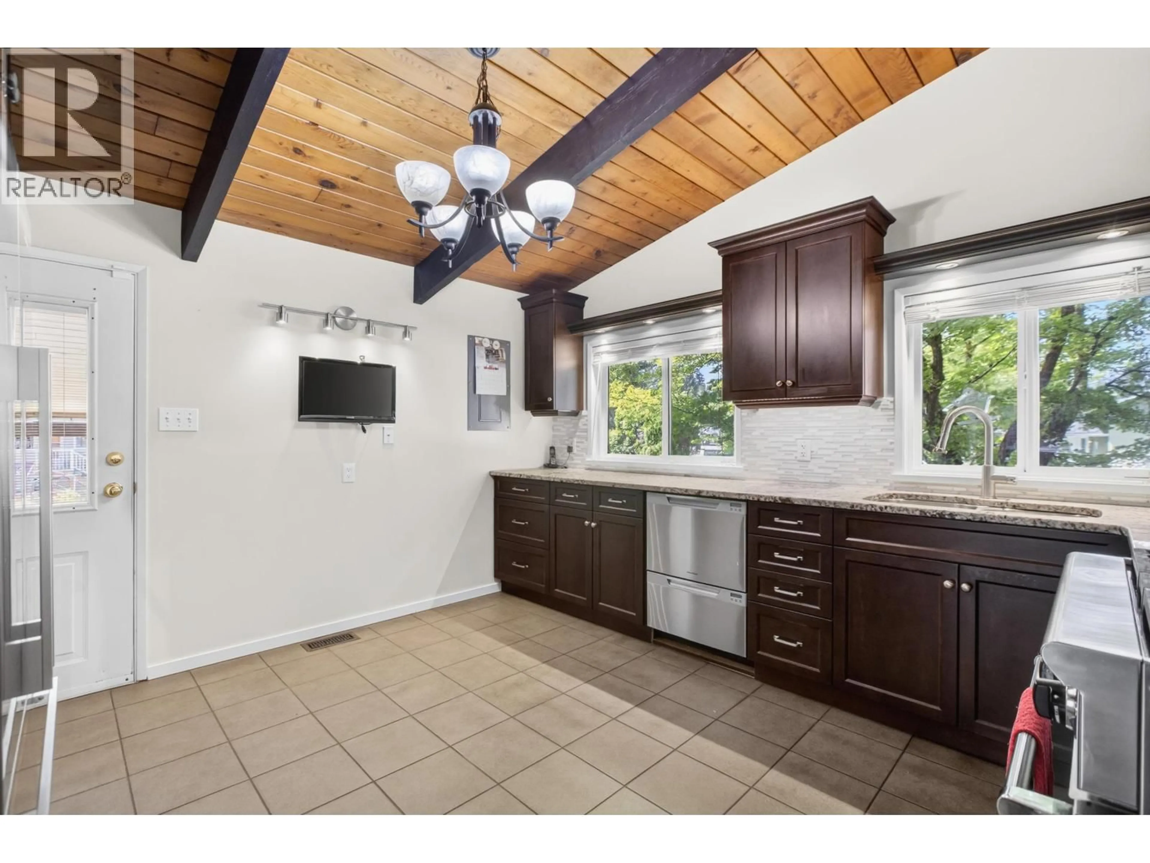 Unknown for 655 MACINTOSH STREET, Coquitlam British Columbia V3J4Y4