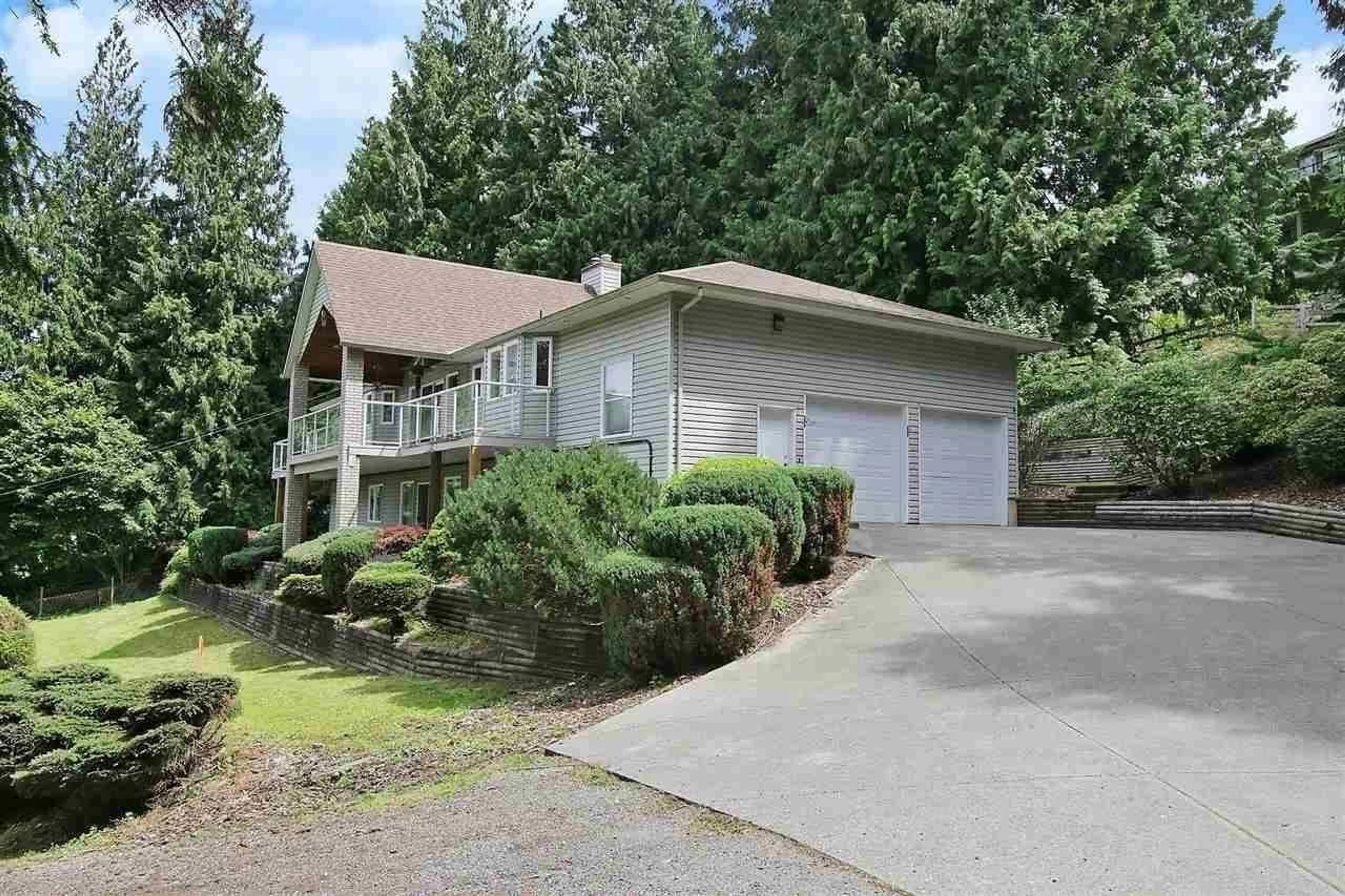 Home with vinyl exterior material, street for 7341 MARBLE HILL ROAD, Chilliwack British Columbia V4Z1J5