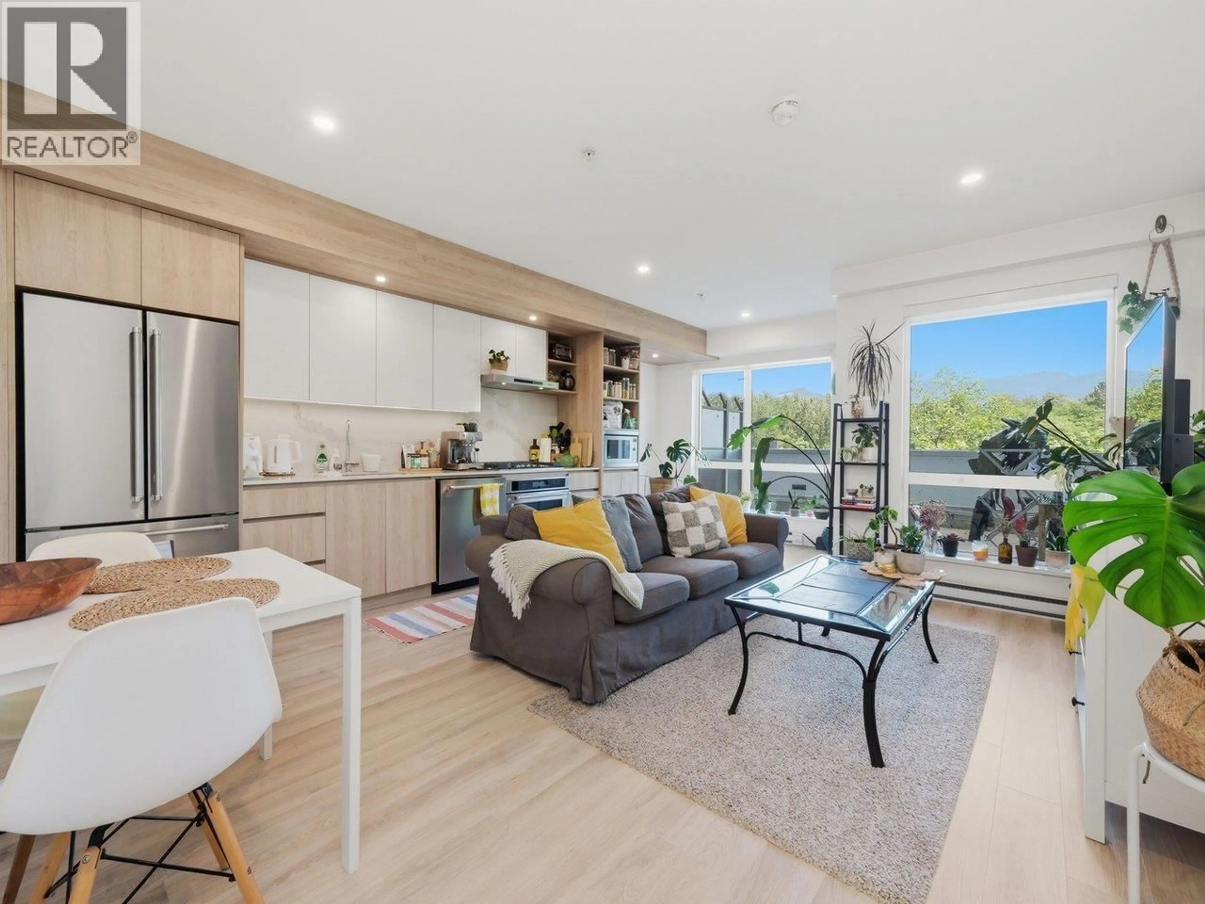 Open concept kitchen, unknown for 414 - 38362 BUCKLEY AVENUE, Squamish British Columbia V8B0J8