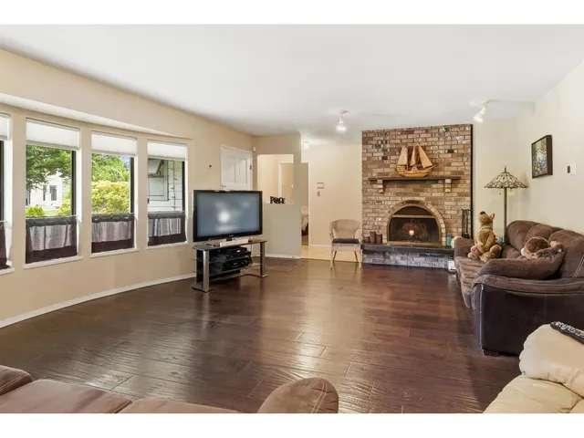 1827 142ND STREET, Surrey 5