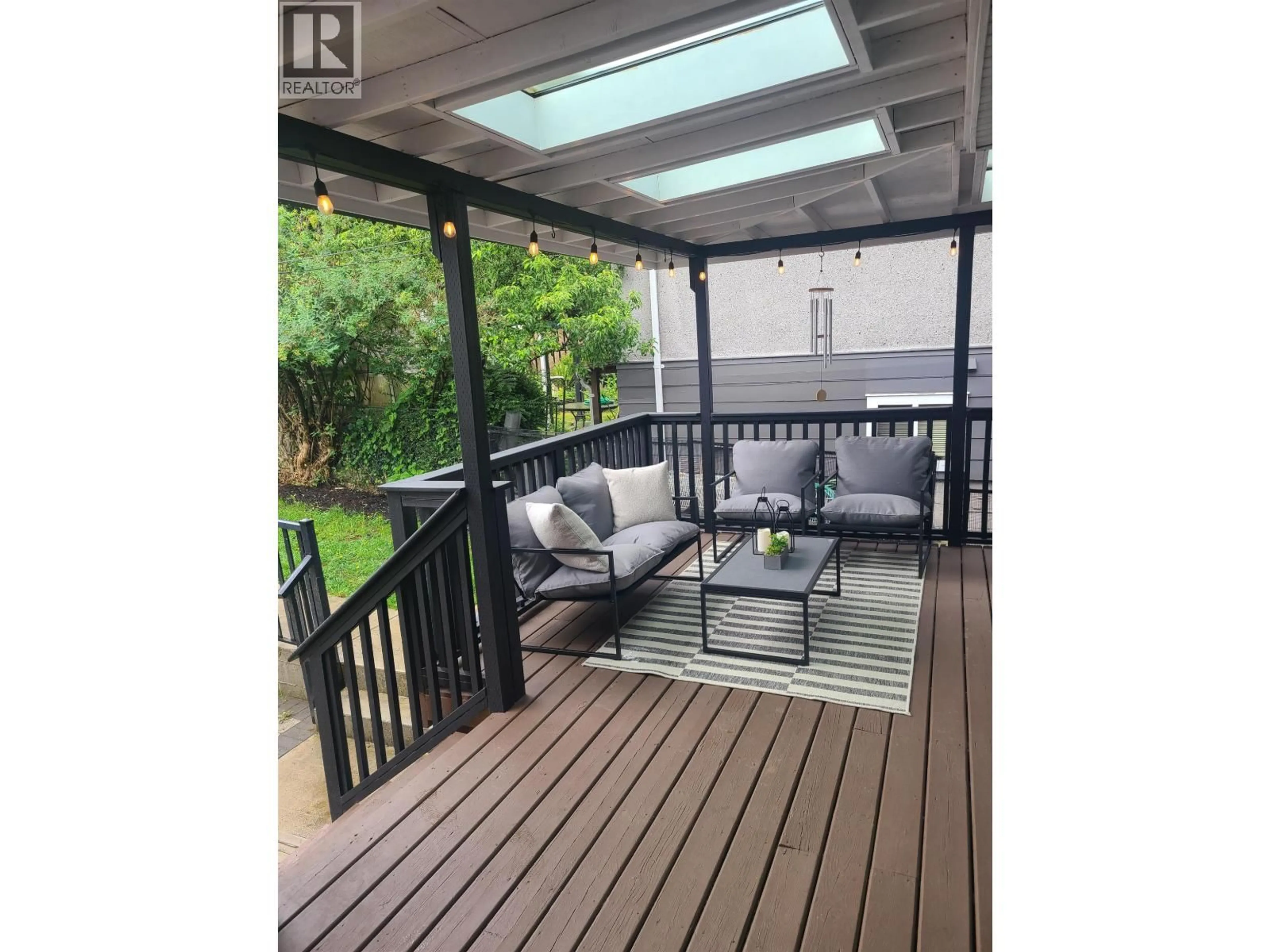 Unknown for 3740 LANARK STREET, Vancouver British Columbia V5N3R7