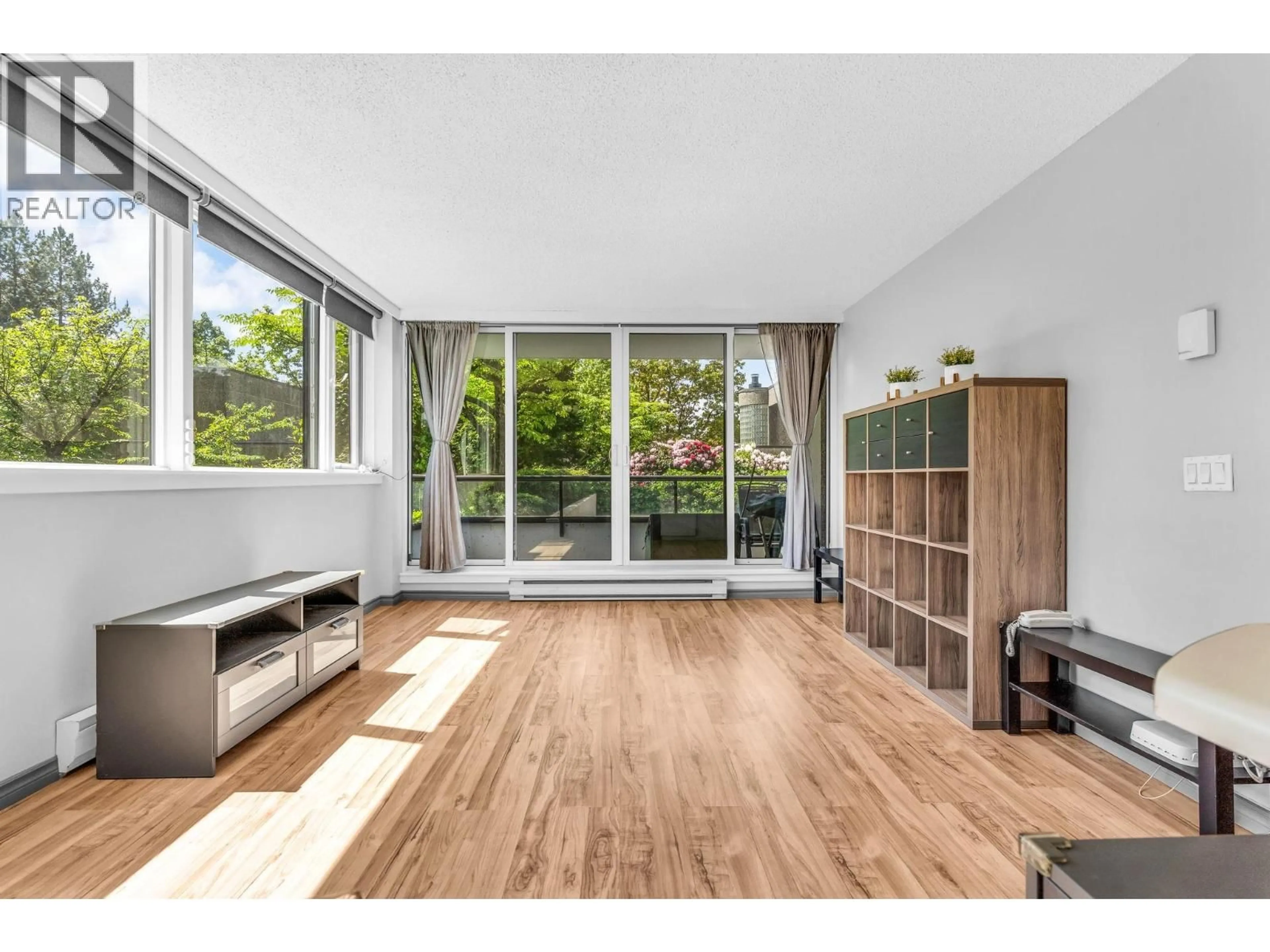Unknown for 202 - 3980 CARRIGAN COURT, Burnaby British Columbia V3N4S6