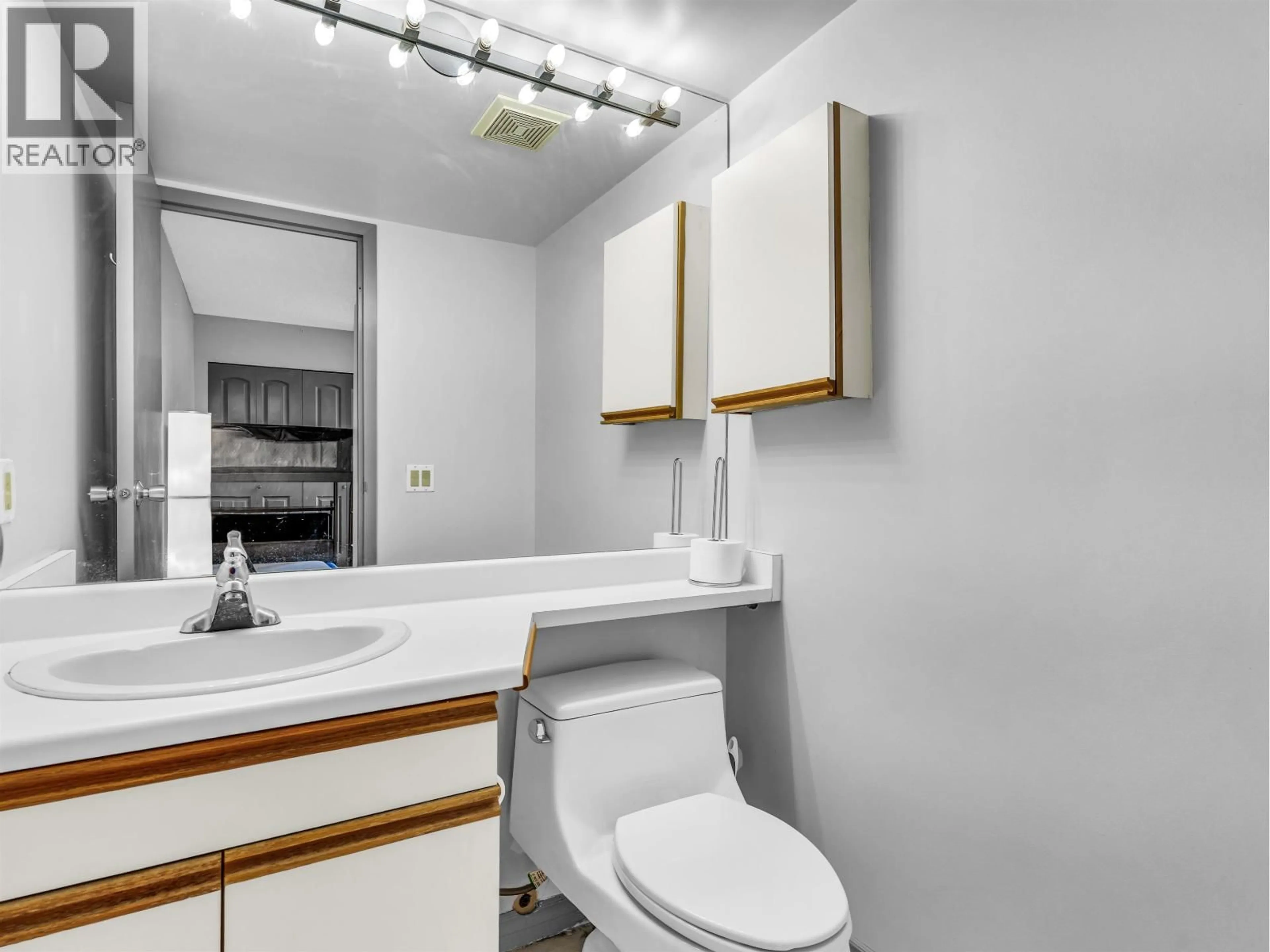 Standard bathroom, unknown for 202 - 3980 CARRIGAN COURT, Burnaby British Columbia V3N4S6