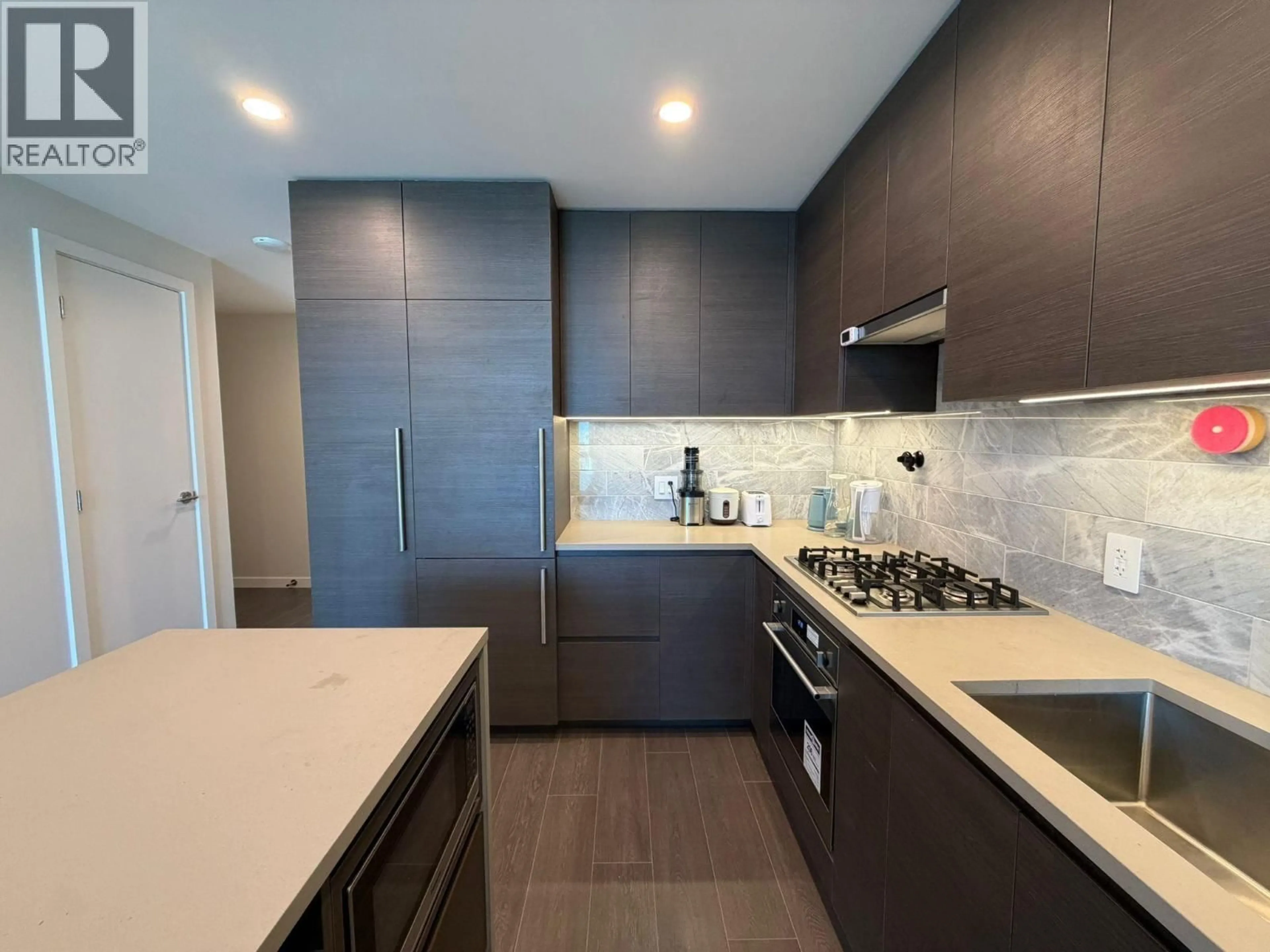 Contemporary kitchen, unknown for 2707 - 2108 GILMORE AVENUE, Burnaby British Columbia V5C0N8