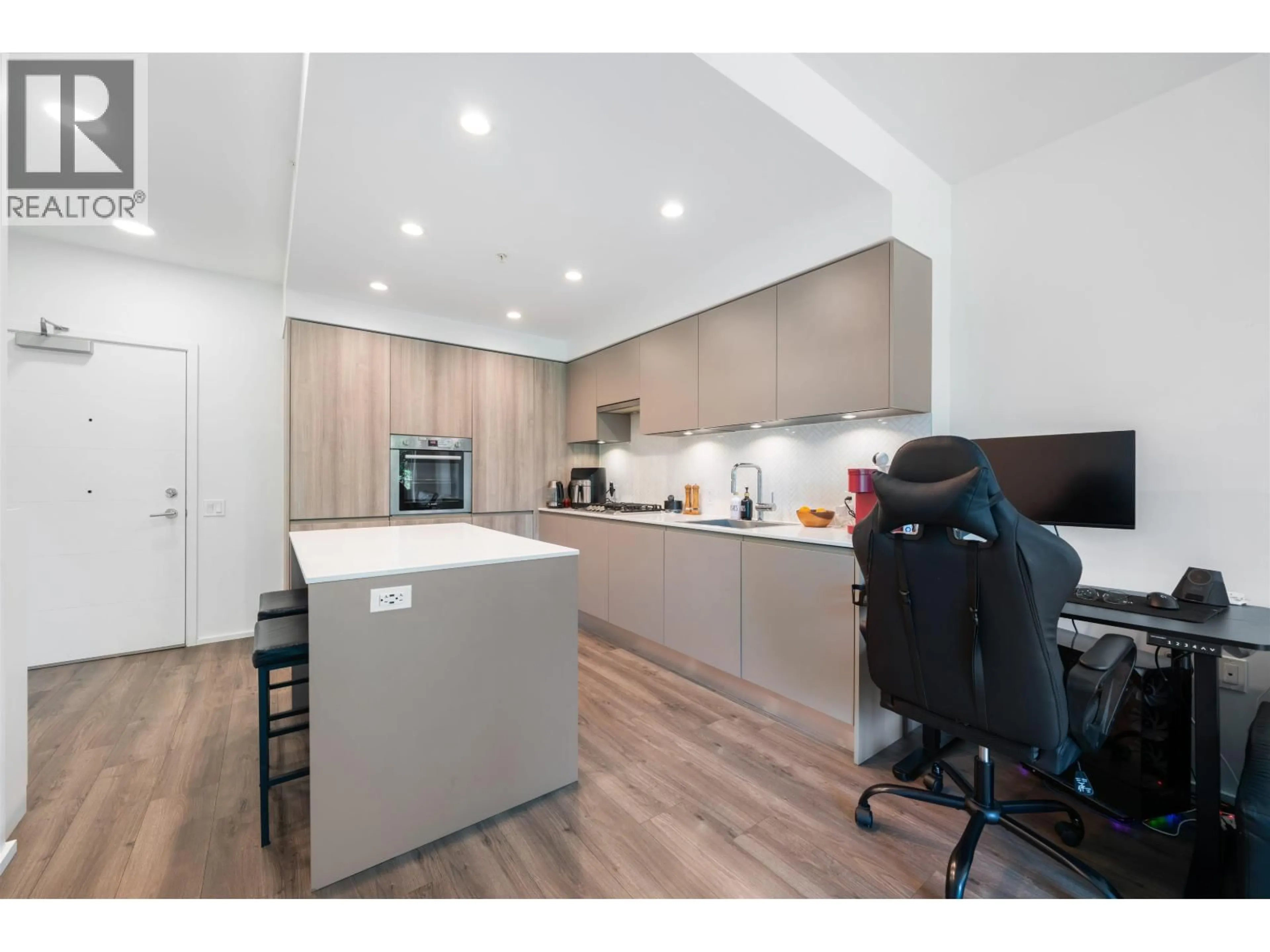 Unknown for 202 - 3809 EVERGREEN PLACE, Burnaby British Columbia V3J0M1