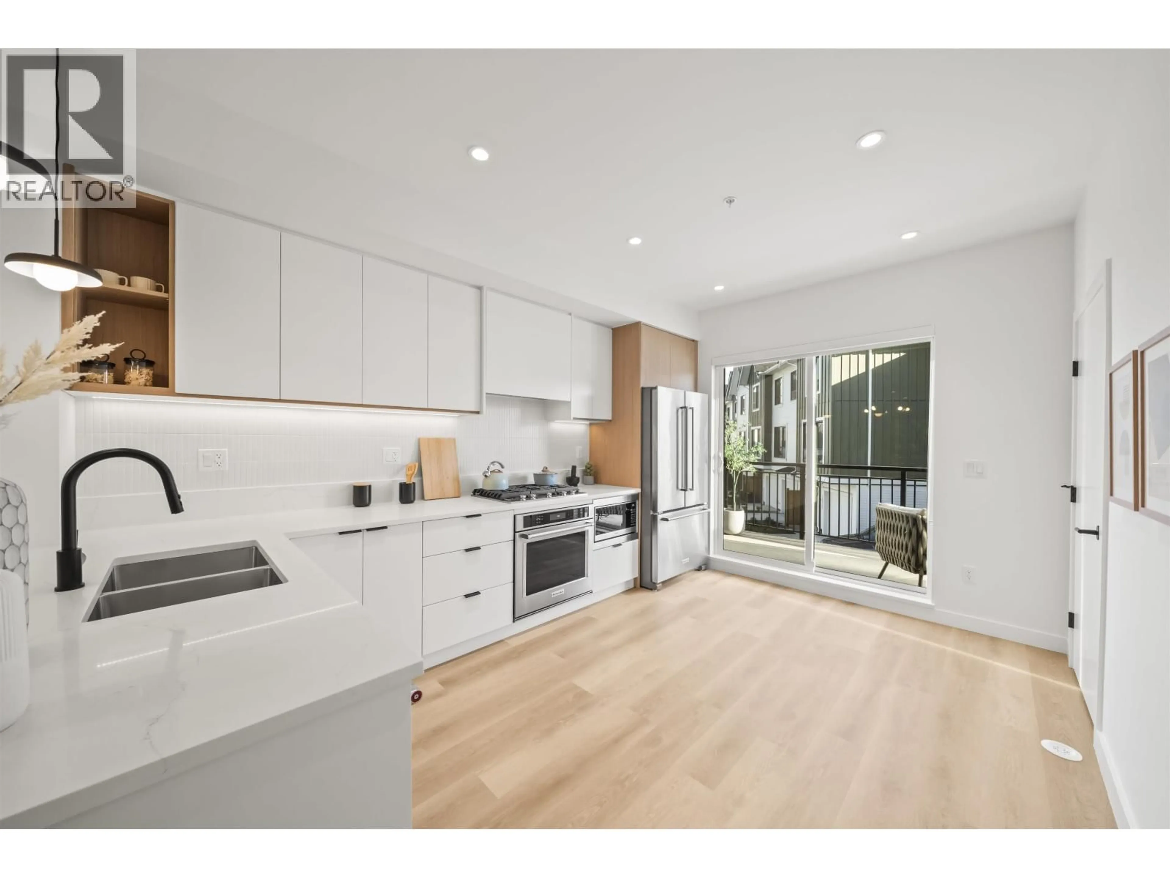 Unknown for 10 - 388 DUNCAN STREET, New Westminster British Columbia V3M0P9