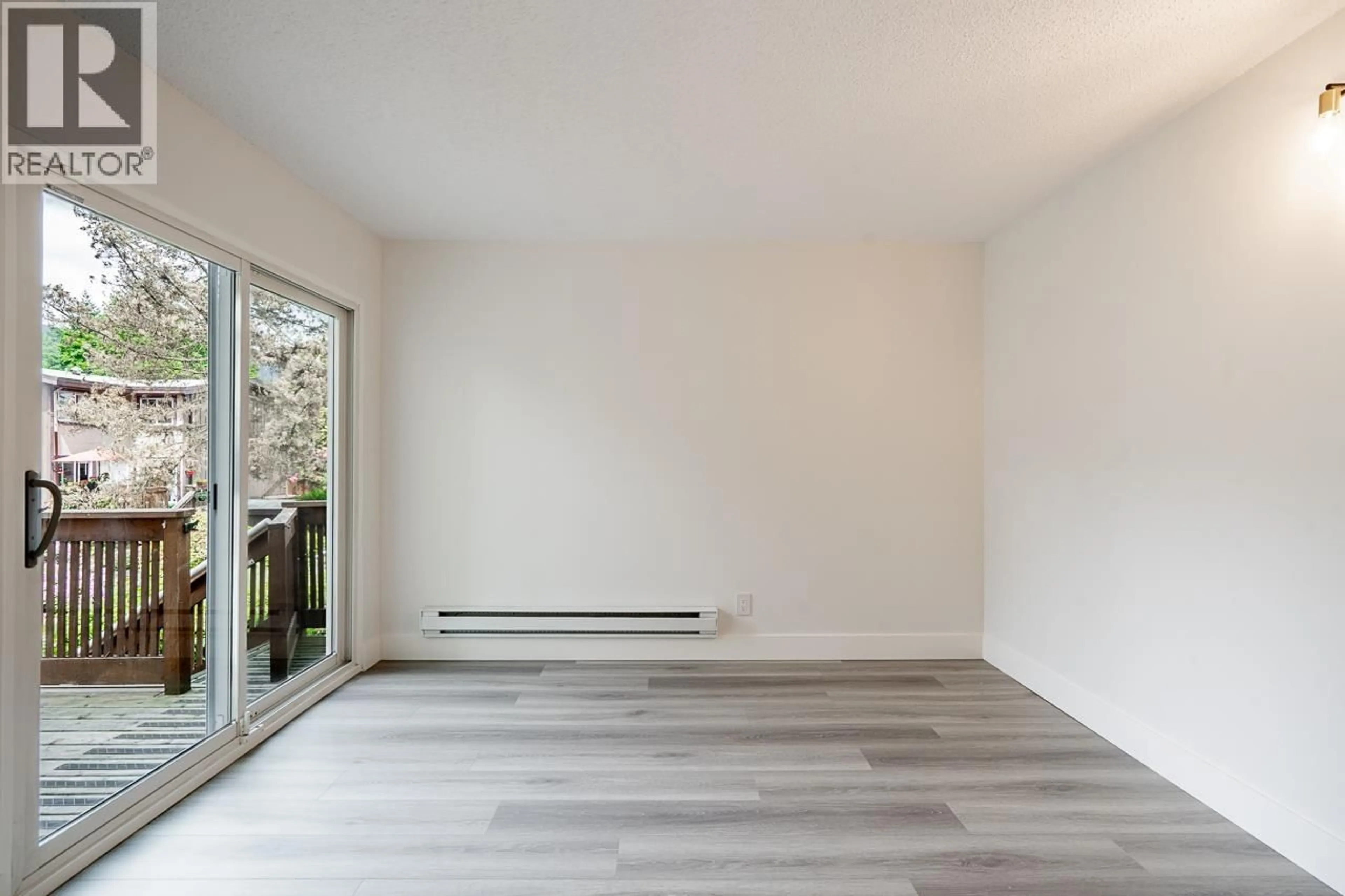 A pic of a room for 5 - 310 HIGHLAND WAY, Port Moody British Columbia V3H3V7