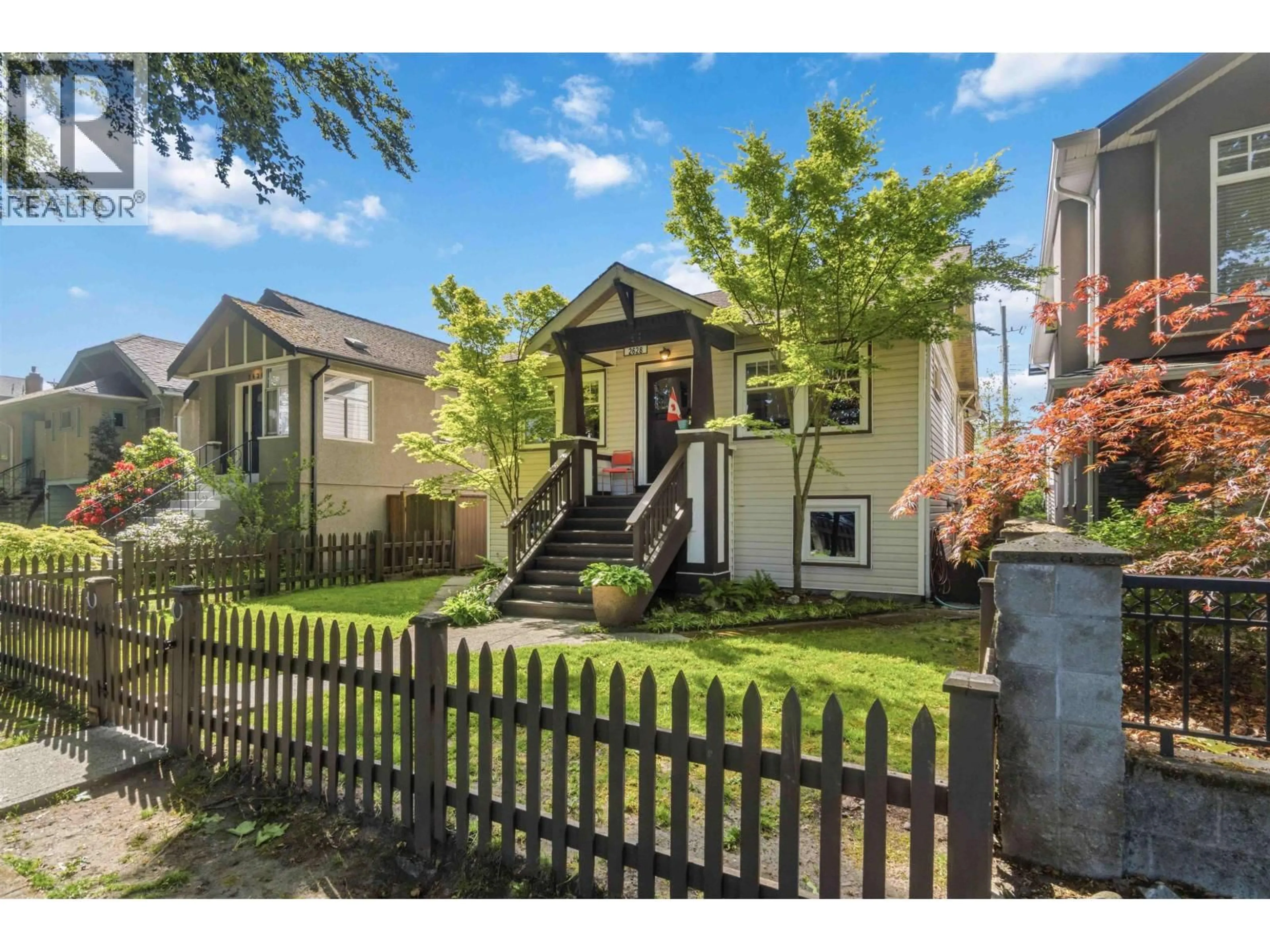 Unknown for 2628 WILLIAM STREET, Vancouver British Columbia V5K2Y5