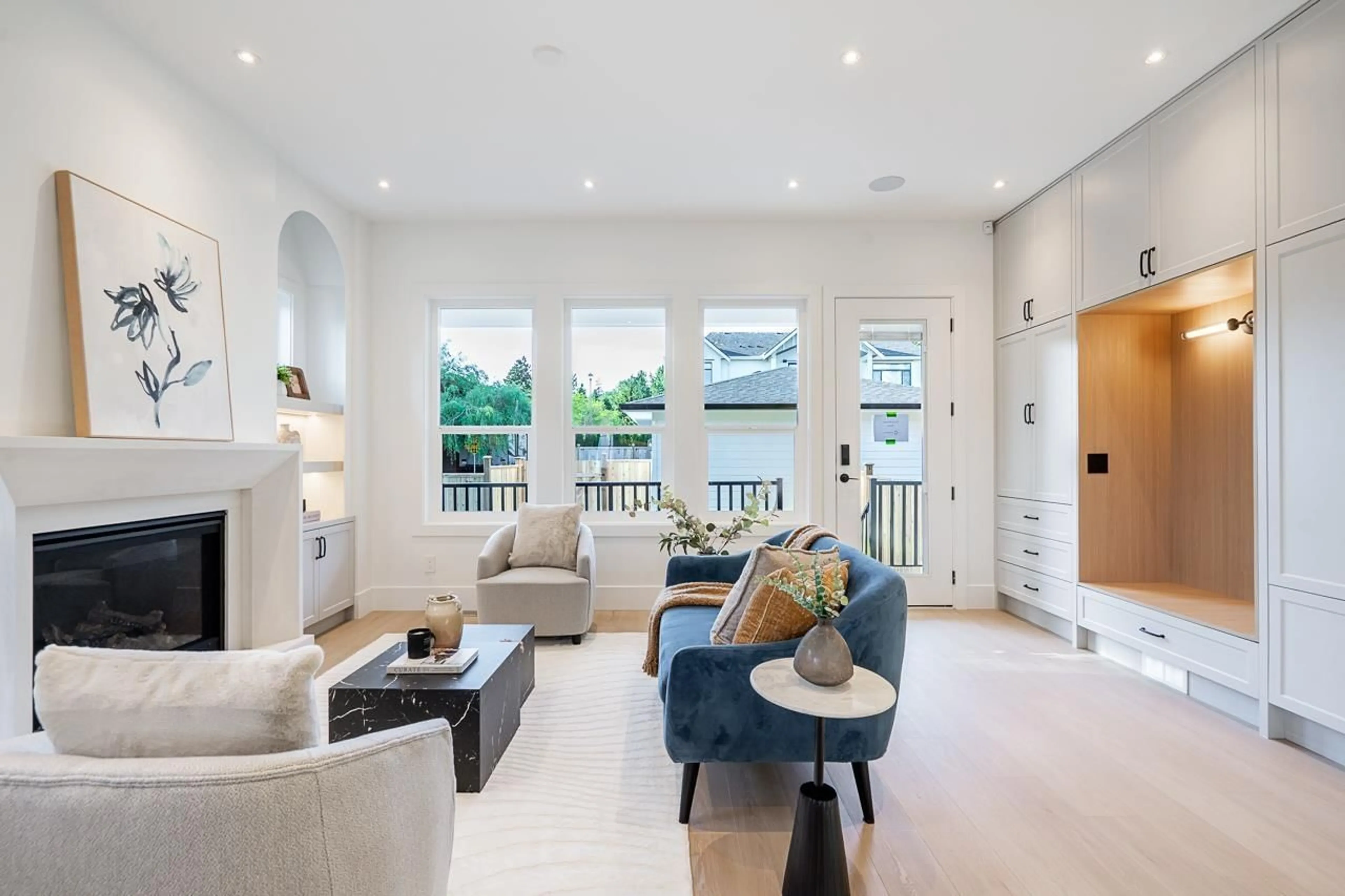 Living room with furniture, unknown for 101 - 13711 16 AVENUE, Surrey British Columbia V4A1P7
