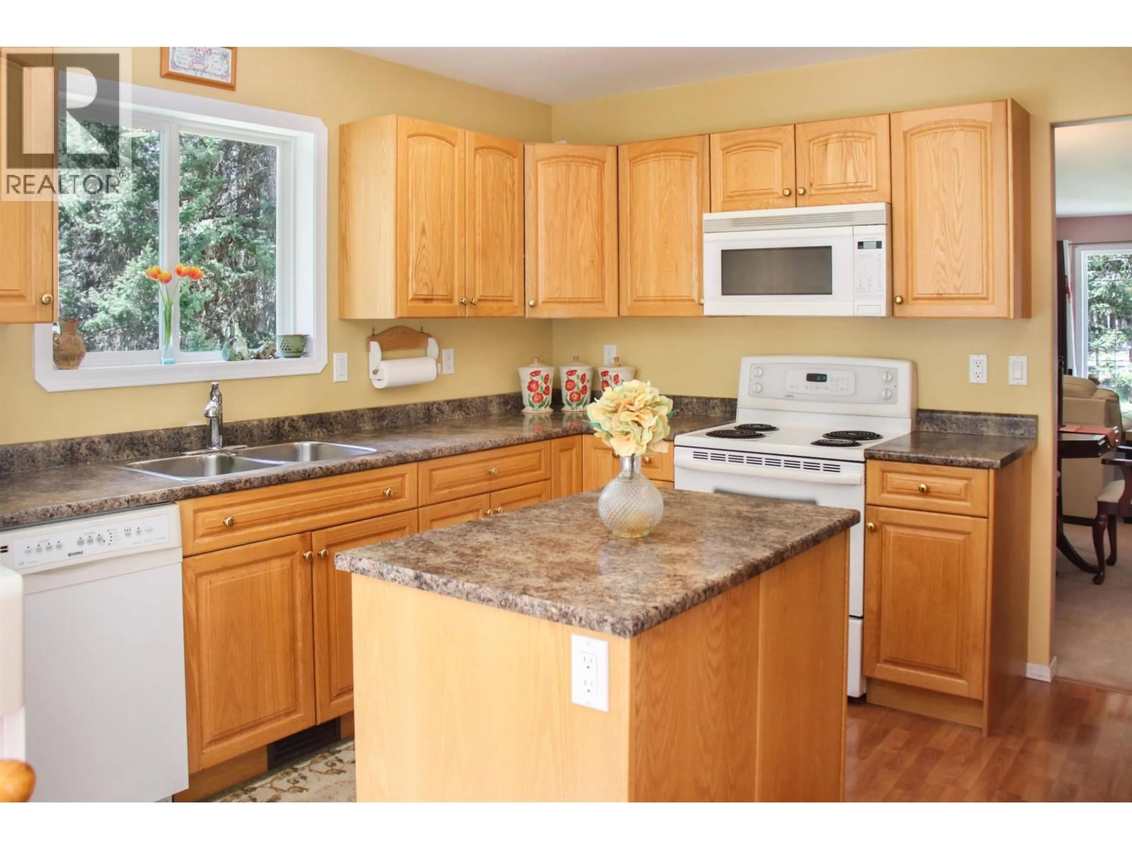 Standard kitchen, unknown for 4775 MONEEYAW ROAD, 108 Mile Ranch British Columbia V0K2Z0
