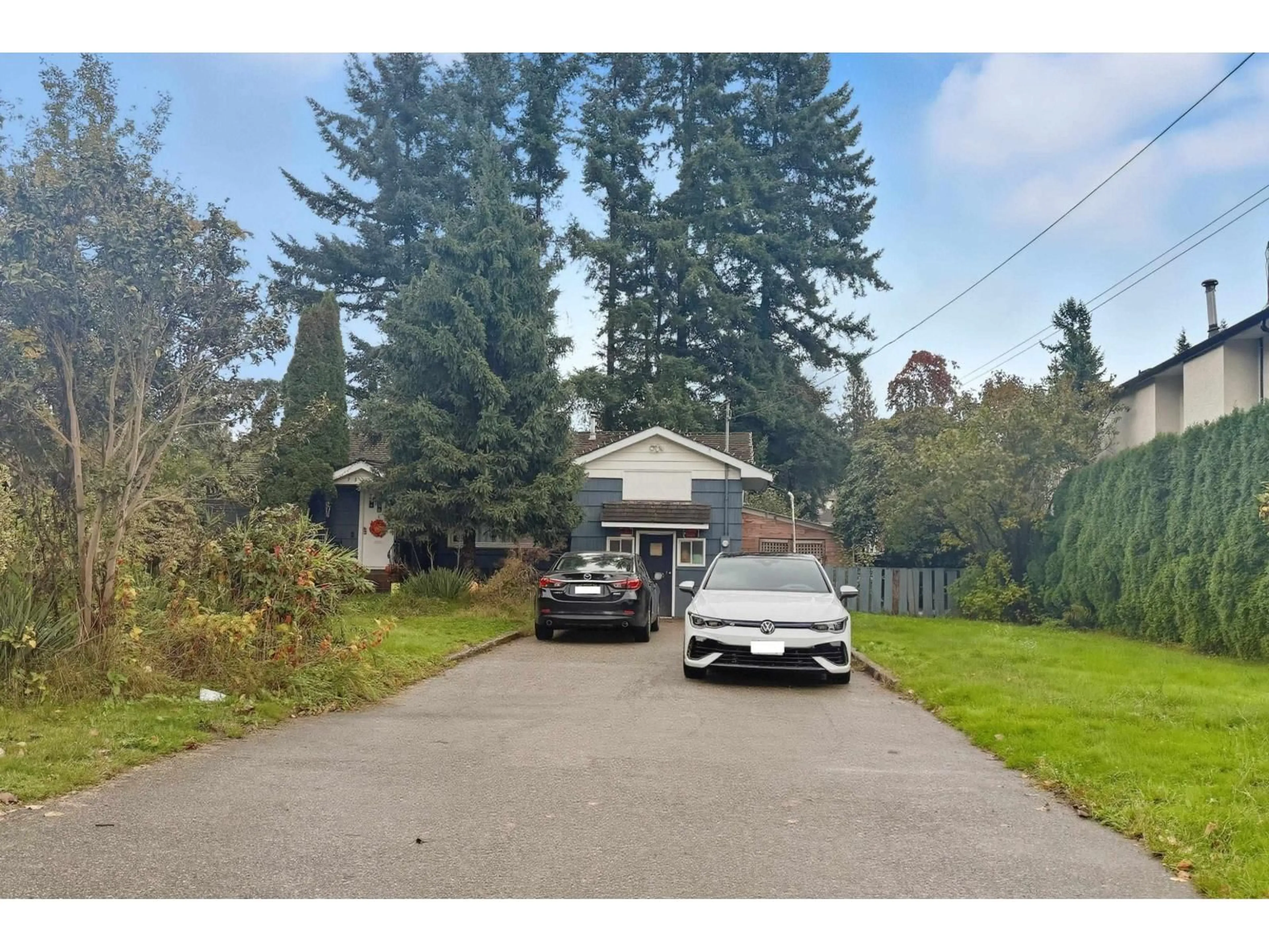 A pic from outside/outdoor area/front of a property/back of a property/a pic from drone, street for 7816 TAULBUT STREET, Mission British Columbia V2V3W6