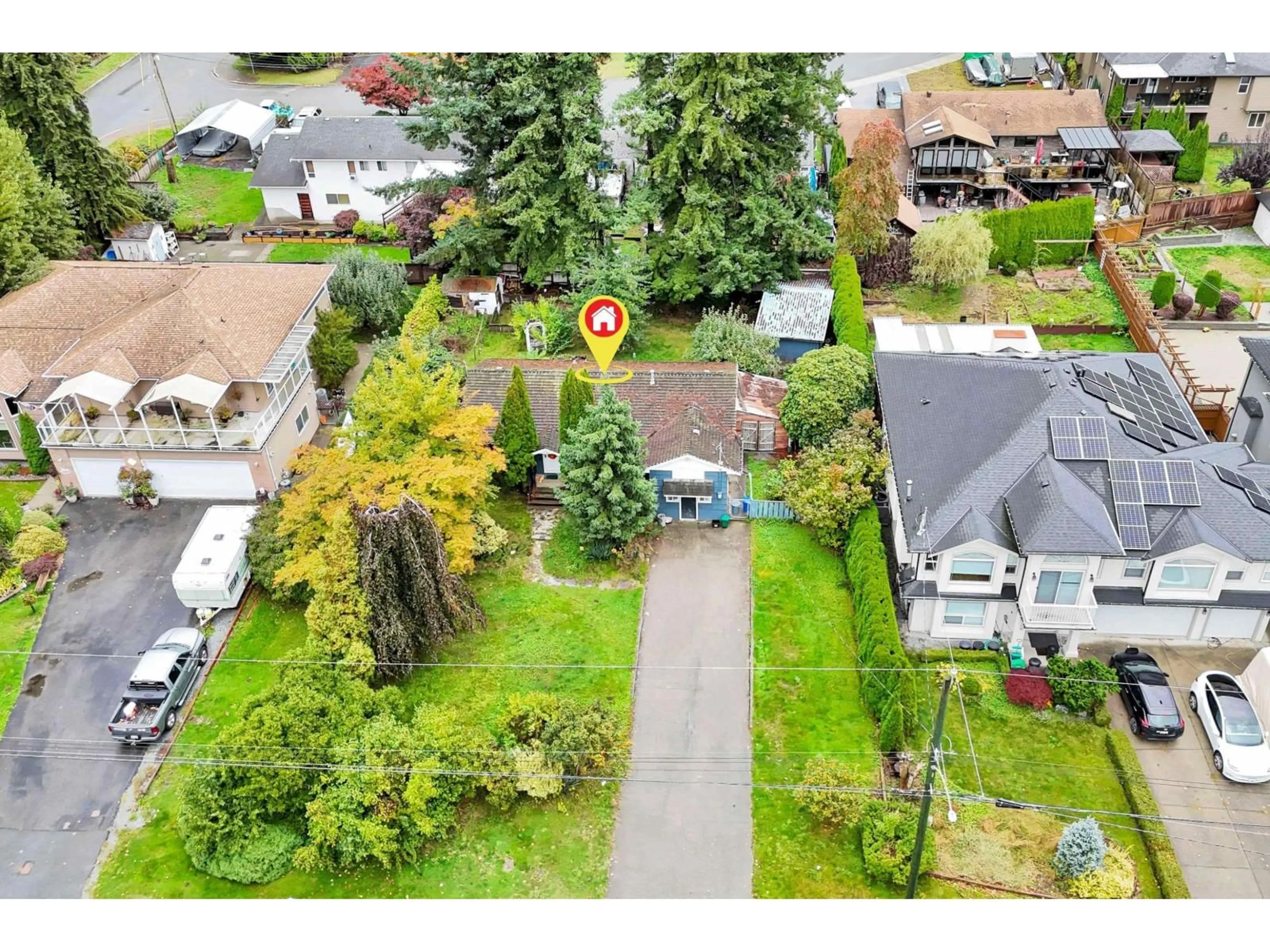 A pic from outside/outdoor area/front of a property/back of a property/a pic from drone, street for 7816 TAULBUT STREET, Mission British Columbia V2V3W6
