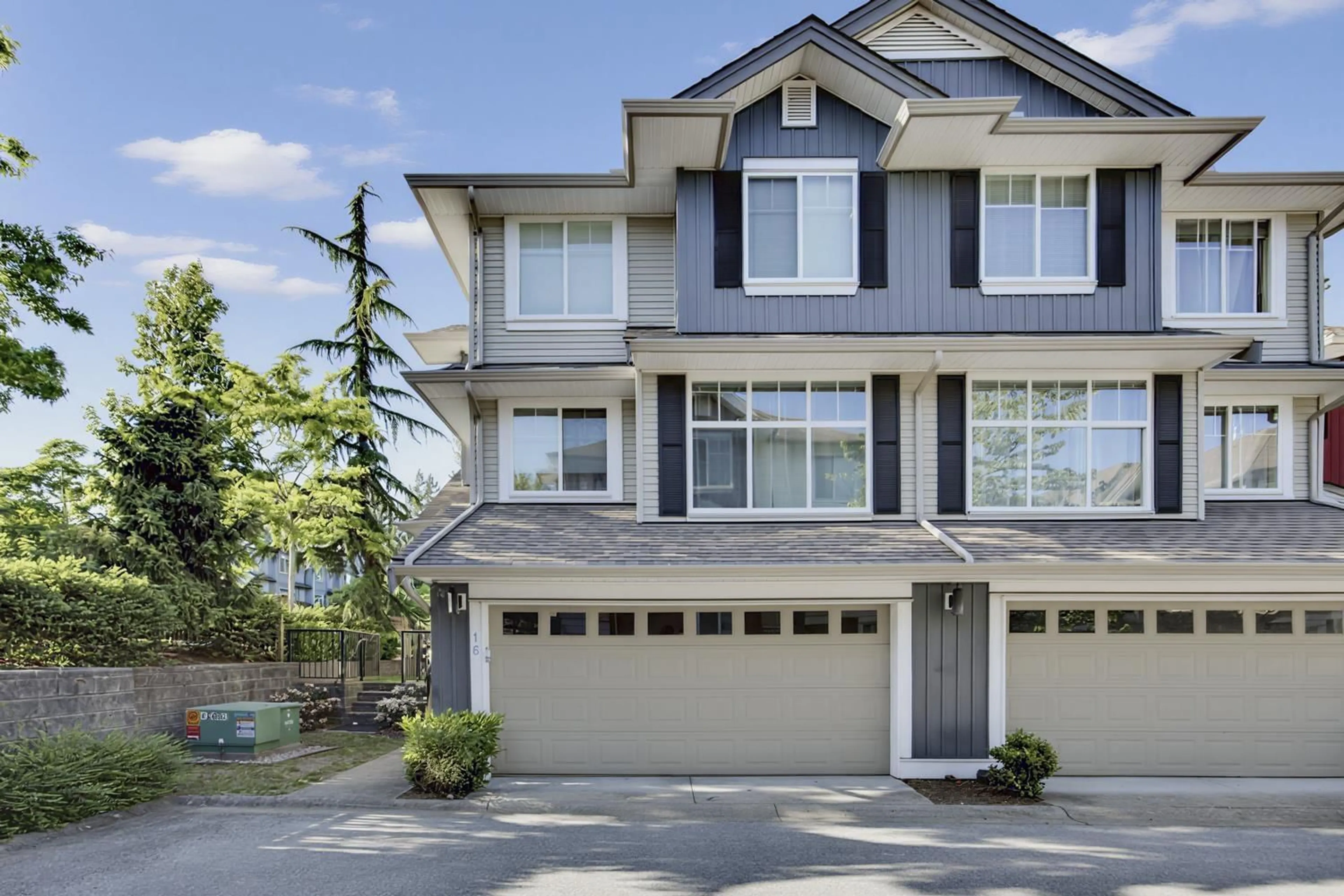 Home with vinyl exterior material, street for 16 - 6956 193 STREET, Surrey British Columbia V4N6E7