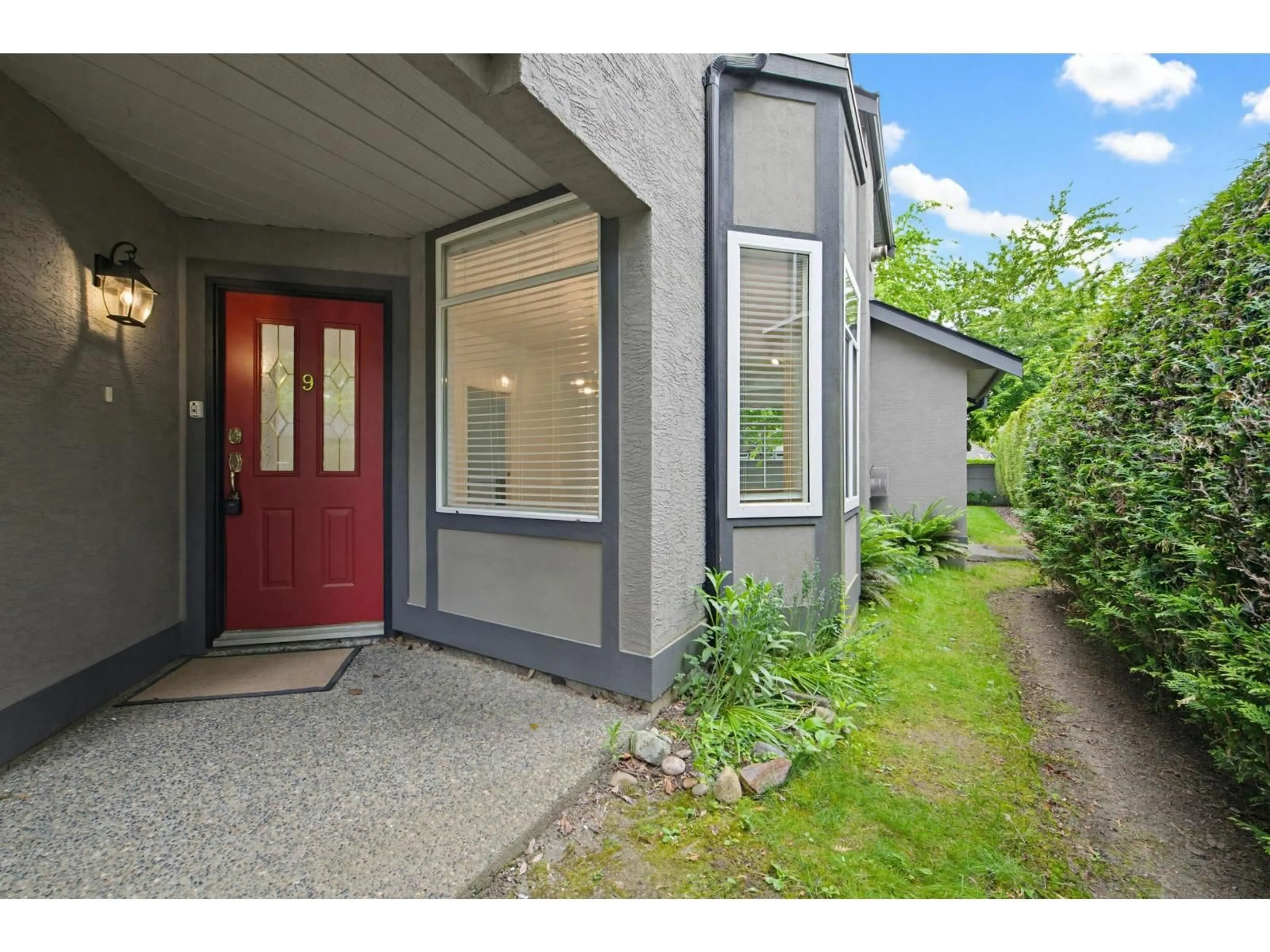Indoor entryway for 9 - 4740 221 STREET, Langley British Columbia V2Z1L8