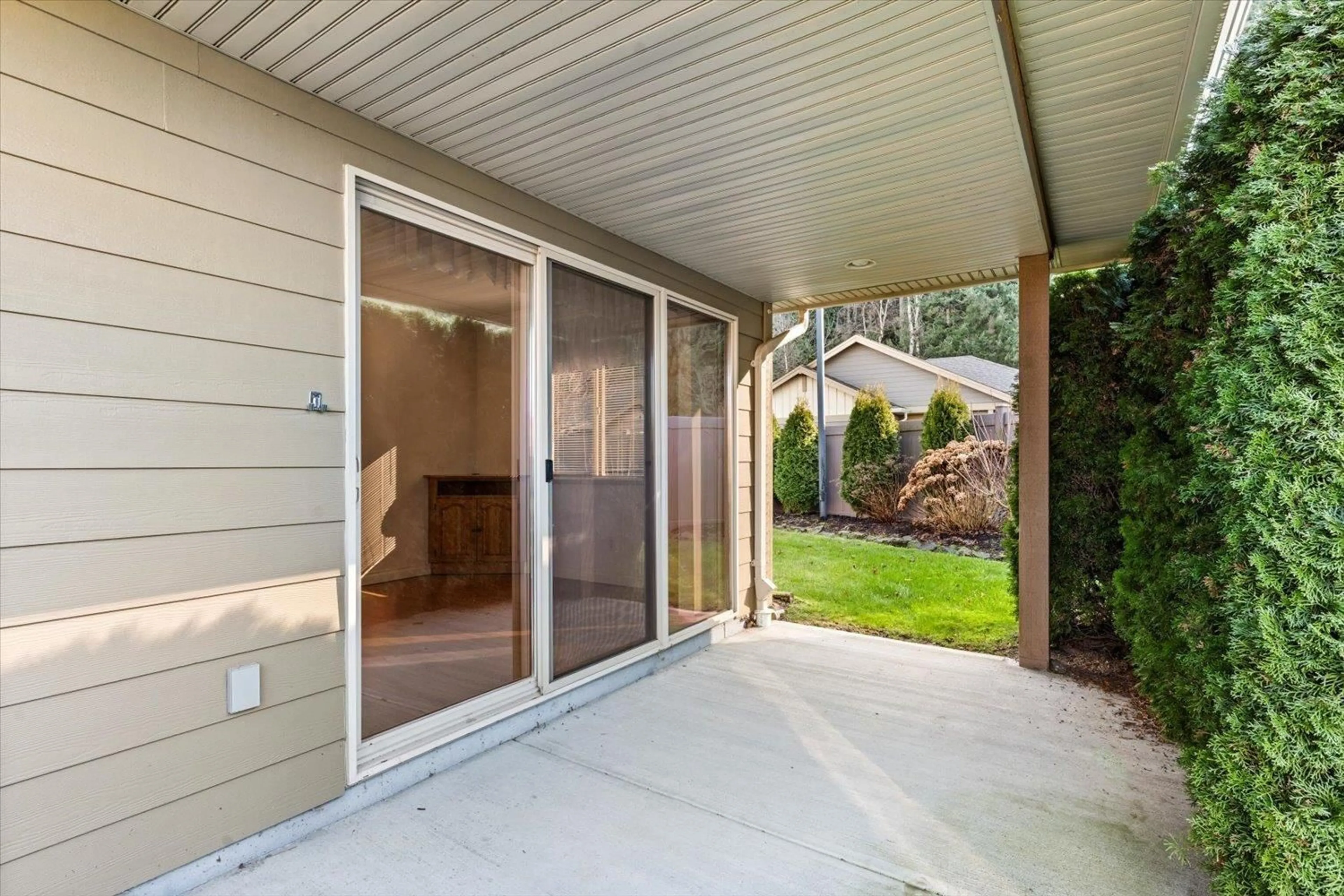 Patio, street for 86 - 46000 THOMAS ROAD, Chilliwack British Columbia V2R5W6