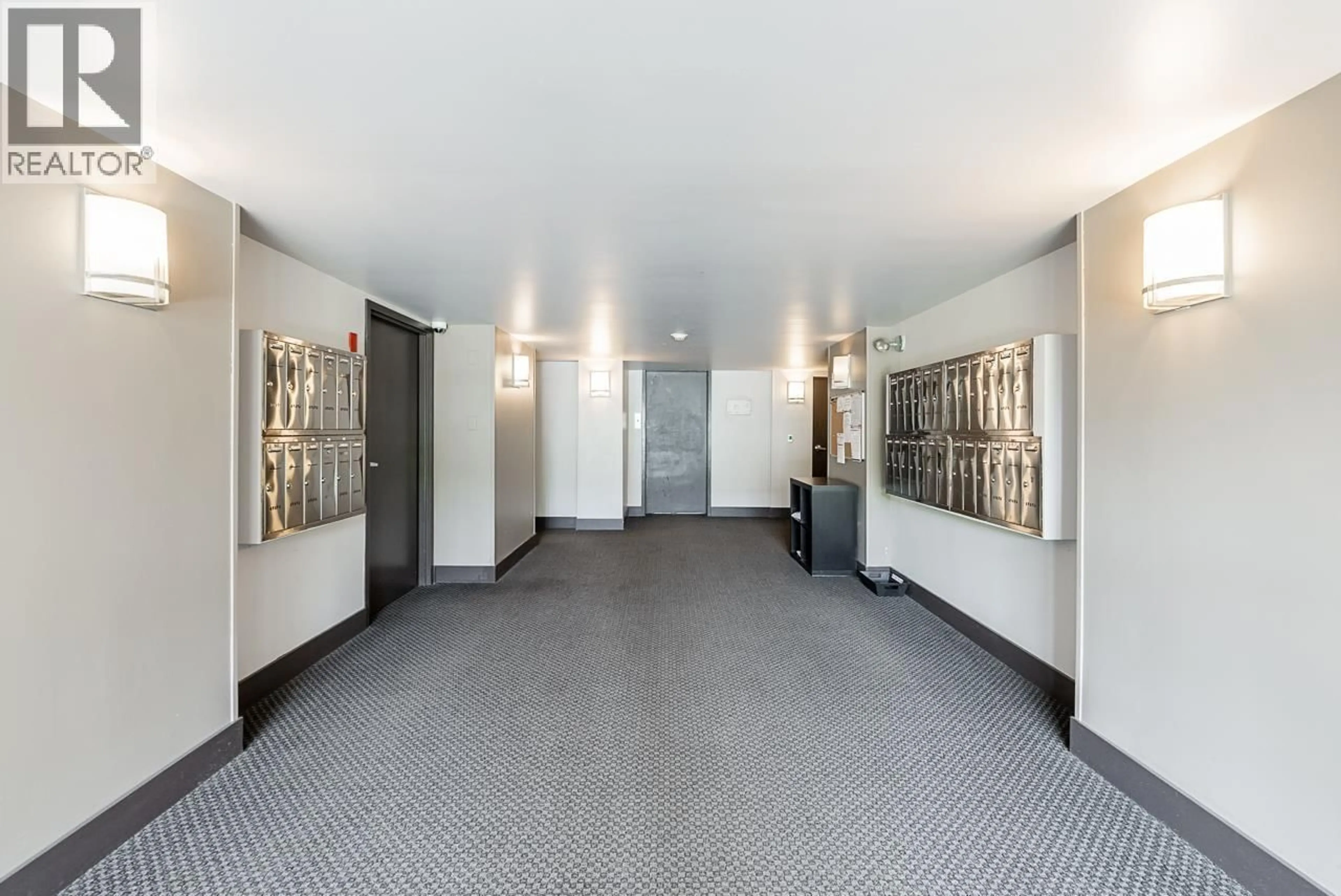 Indoor foyer for 211 - 236 2ND STREET, North Vancouver British Columbia V7M1C6