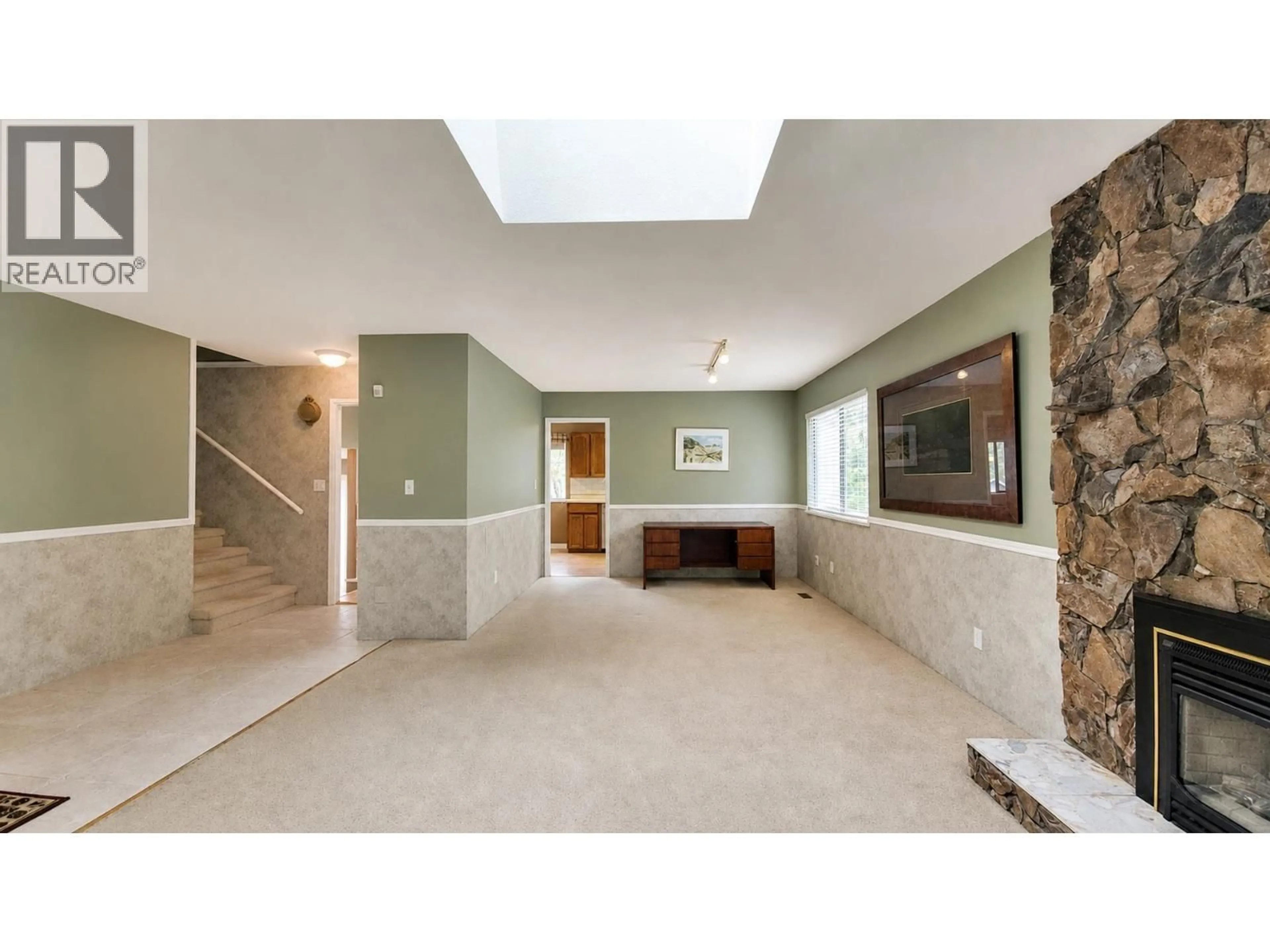Indoor foyer for 2634 MCLAUGHLIN COURT, Coquitlam British Columbia V3B6K4