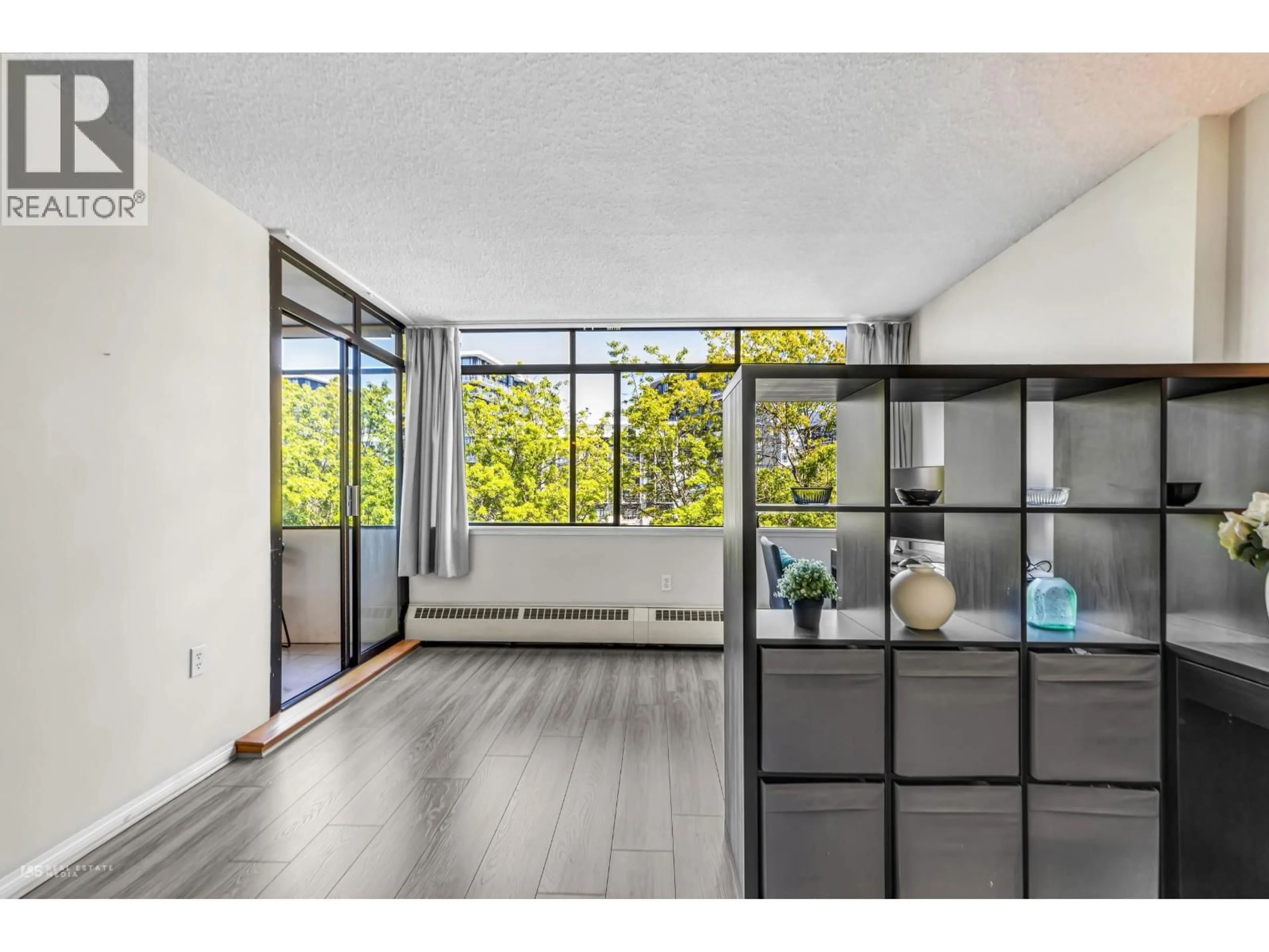 Indoor entryway for 601 - 6611 MINORU BOULEVARD, Richmond British Columbia V6Y1Y9