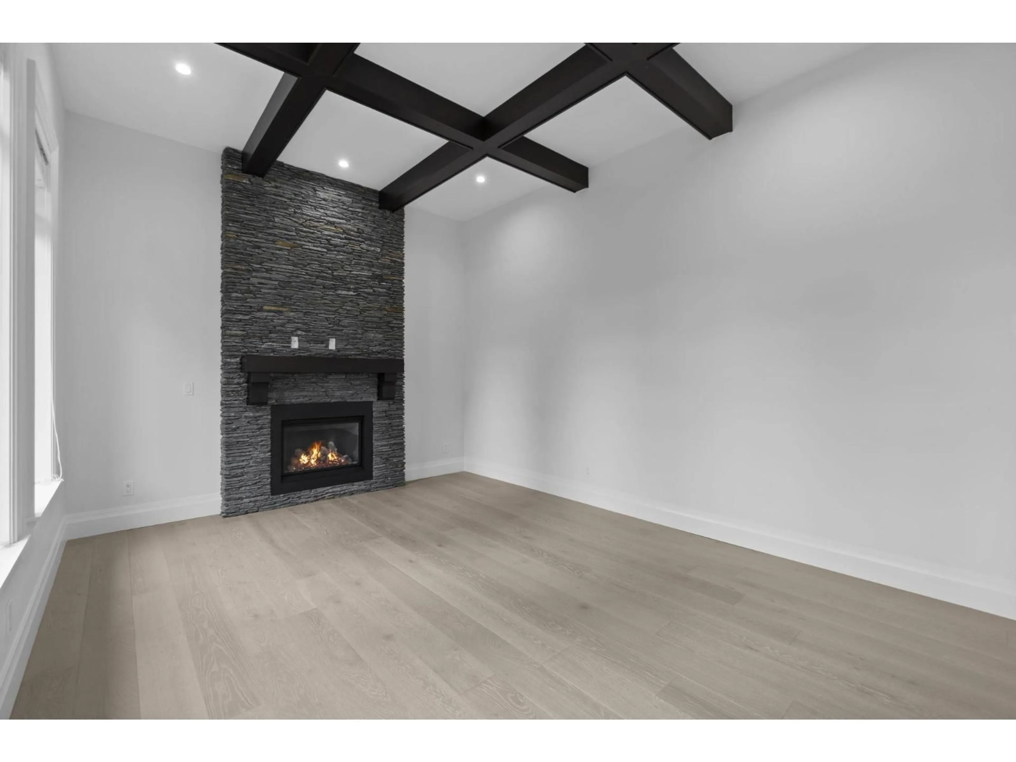 Unknown for 13101 14 AVENUE, Surrey British Columbia V4A1G6
