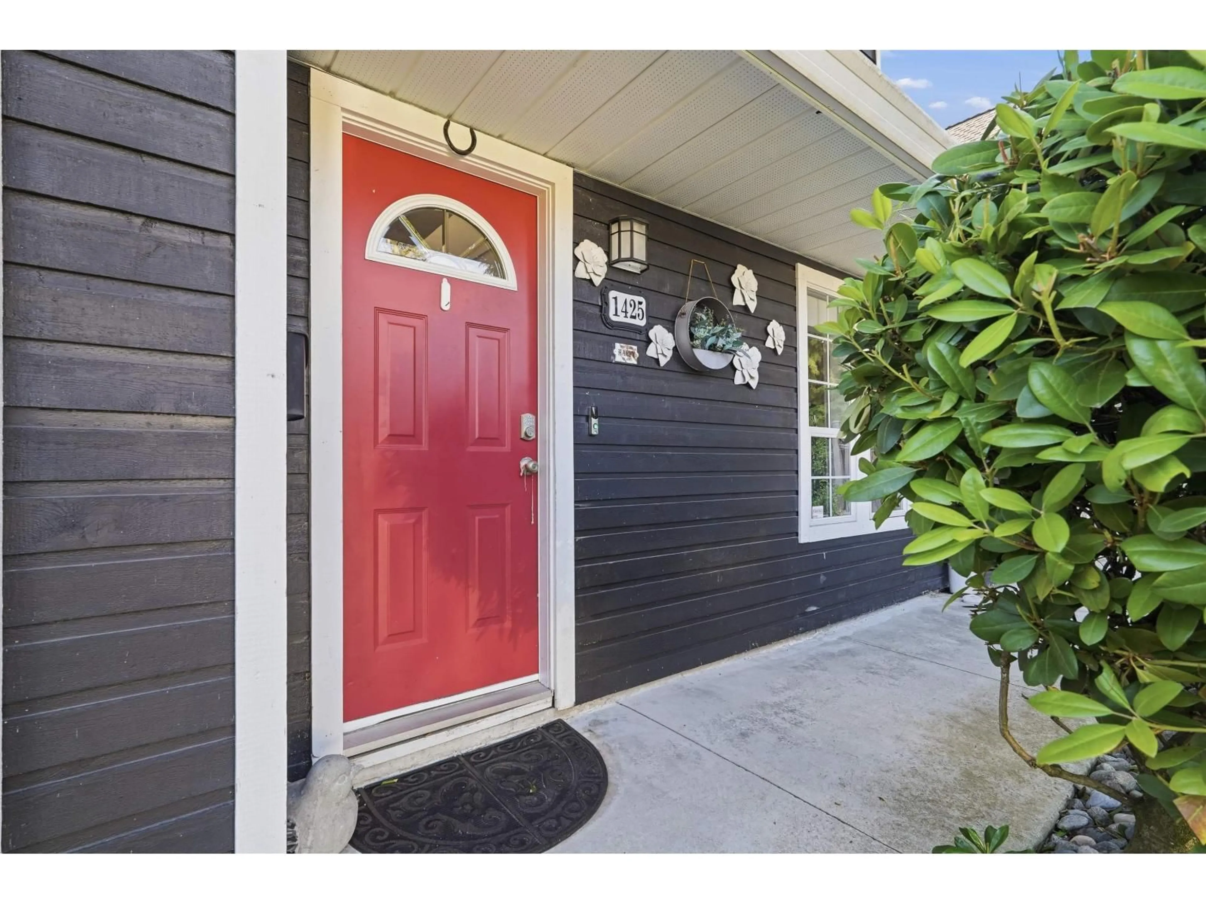 Unknown for 1425 129 STREET, Surrey British Columbia V4A3X9