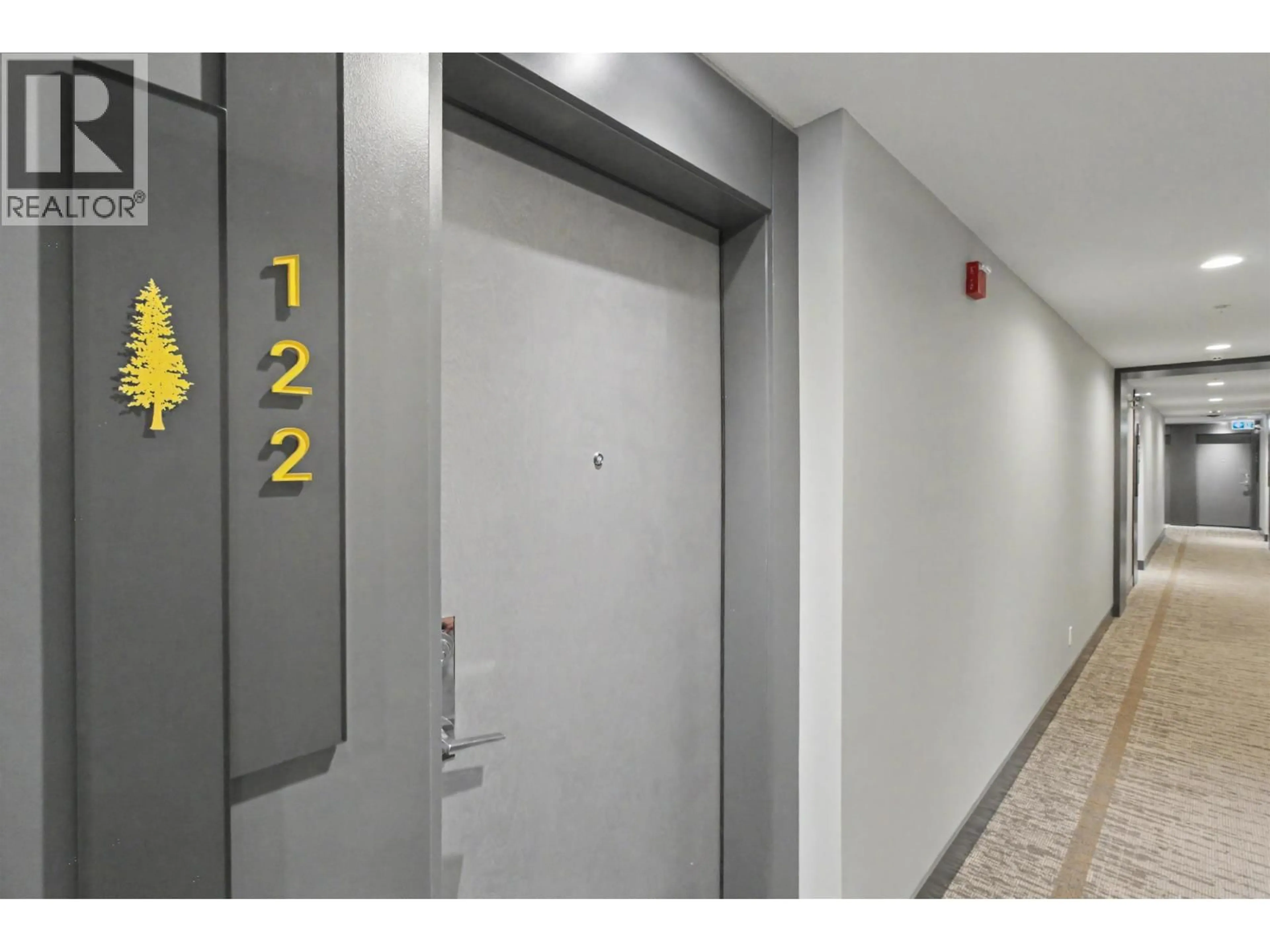 Indoor foyer for 122 - 2651 LIBRARY LANE, North Vancouver British Columbia V7J0C1
