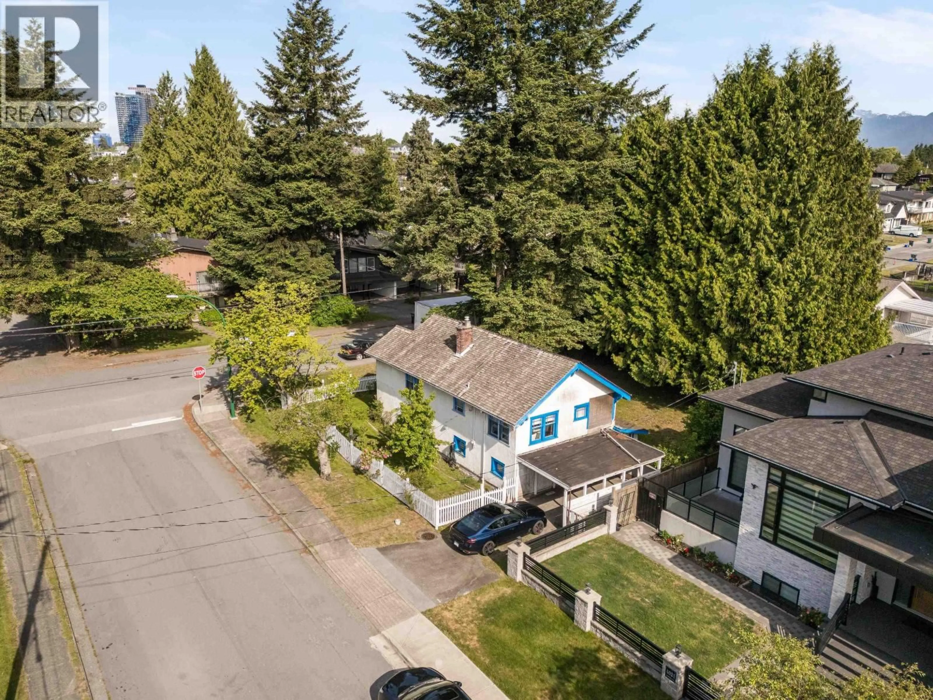 Unknown for 5282 INMAN AVENUE, Burnaby British Columbia V5H3Y5