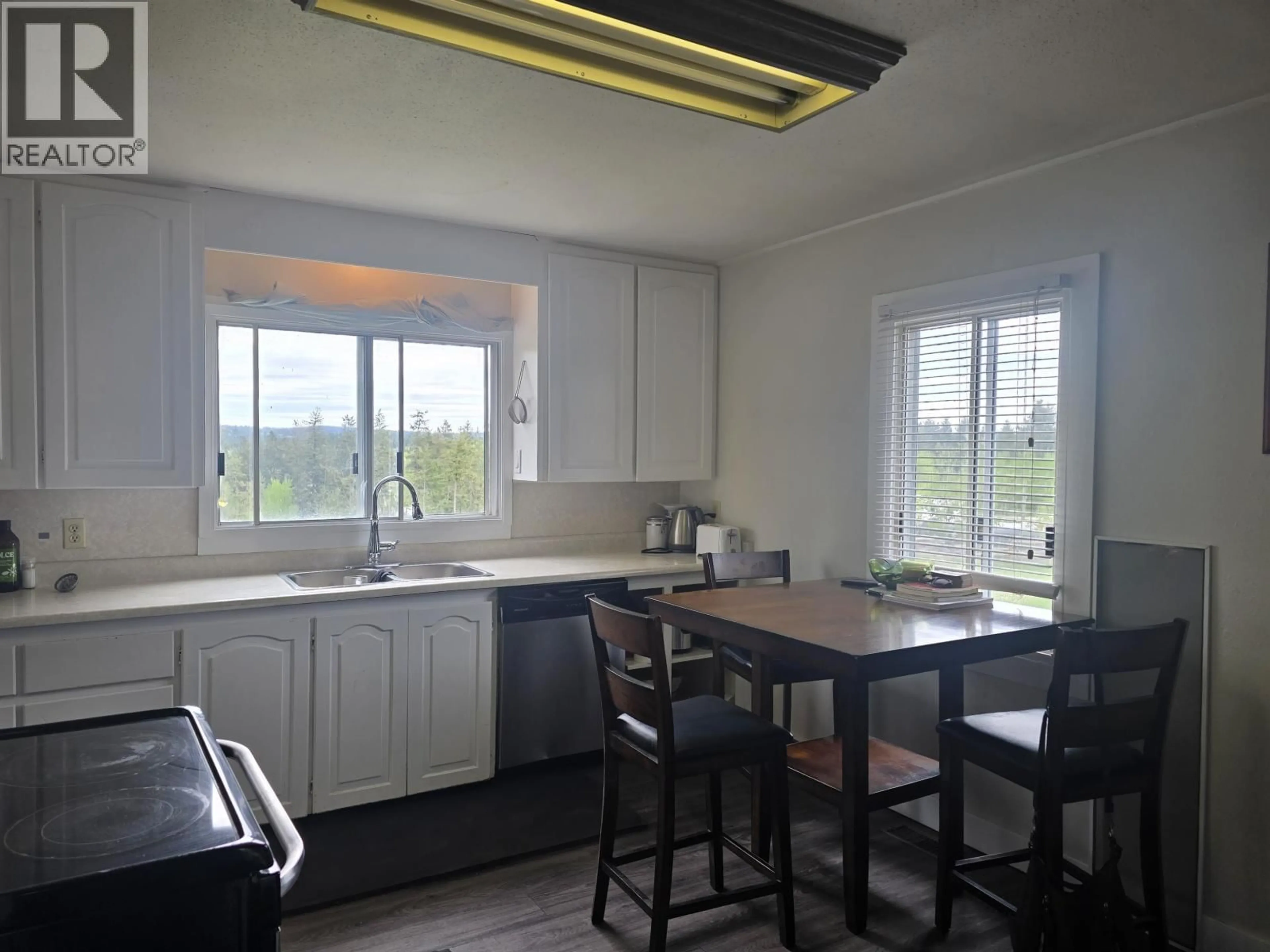 Standard kitchen, unknown for 5437 TATTON STATION ROAD, 100 Mile House British Columbia V0K2E1