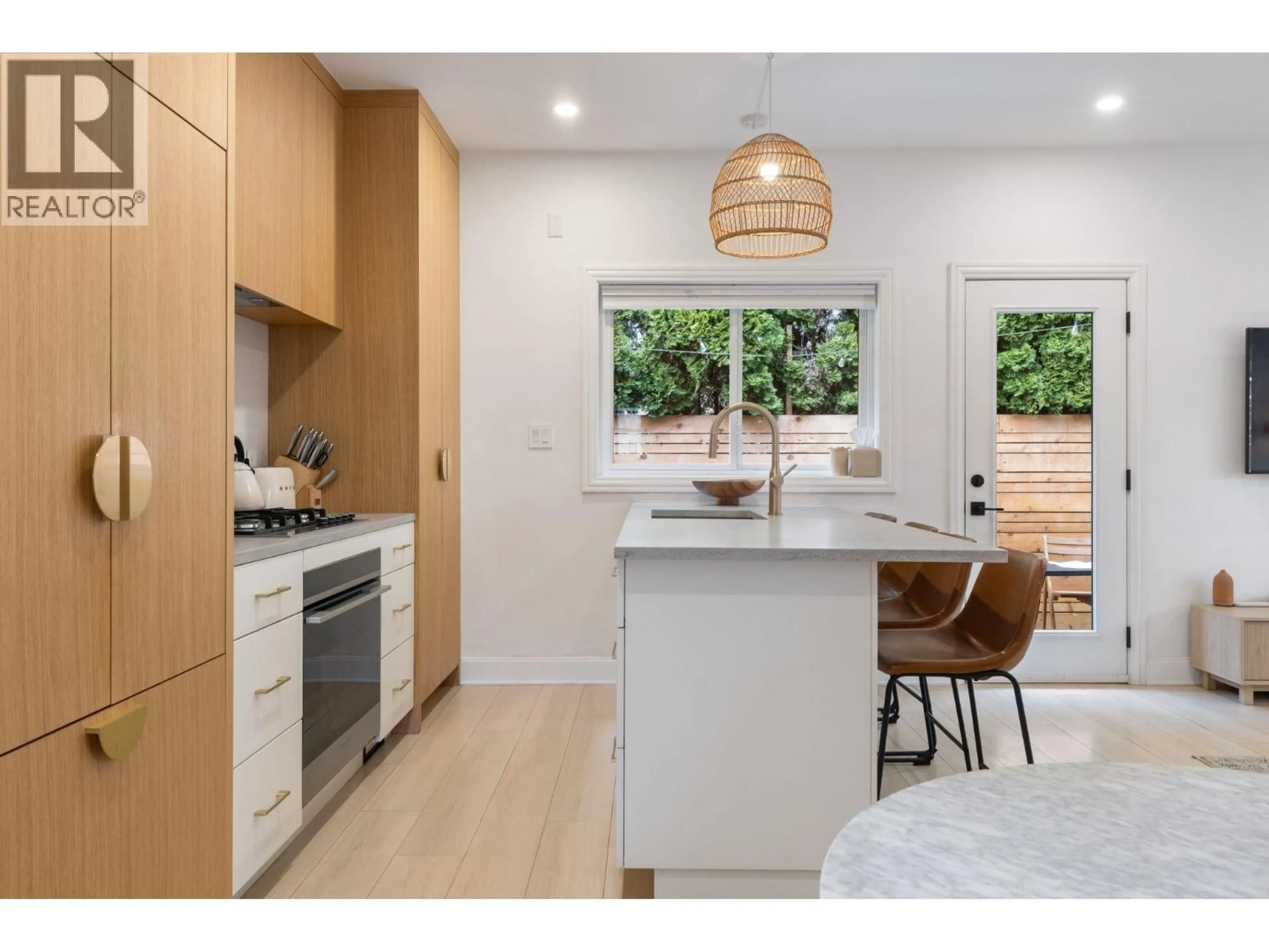 Unknown for 737-745 ST. ANDREWS AVENUE, North Vancouver British Columbia V7L3L1