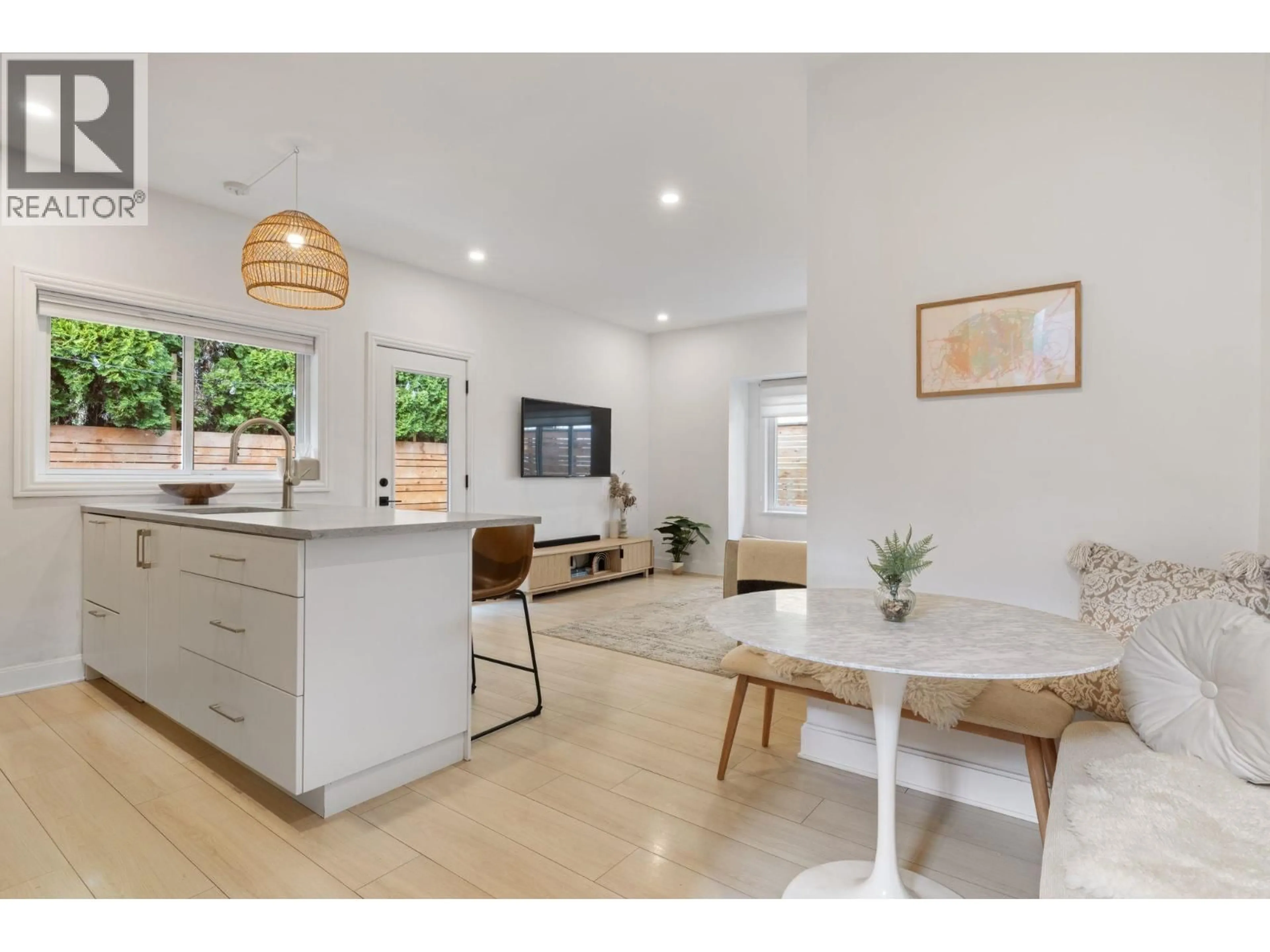 Open concept kitchen, unknown for 737-745 ST. ANDREWS AVENUE, North Vancouver British Columbia V7L3L1