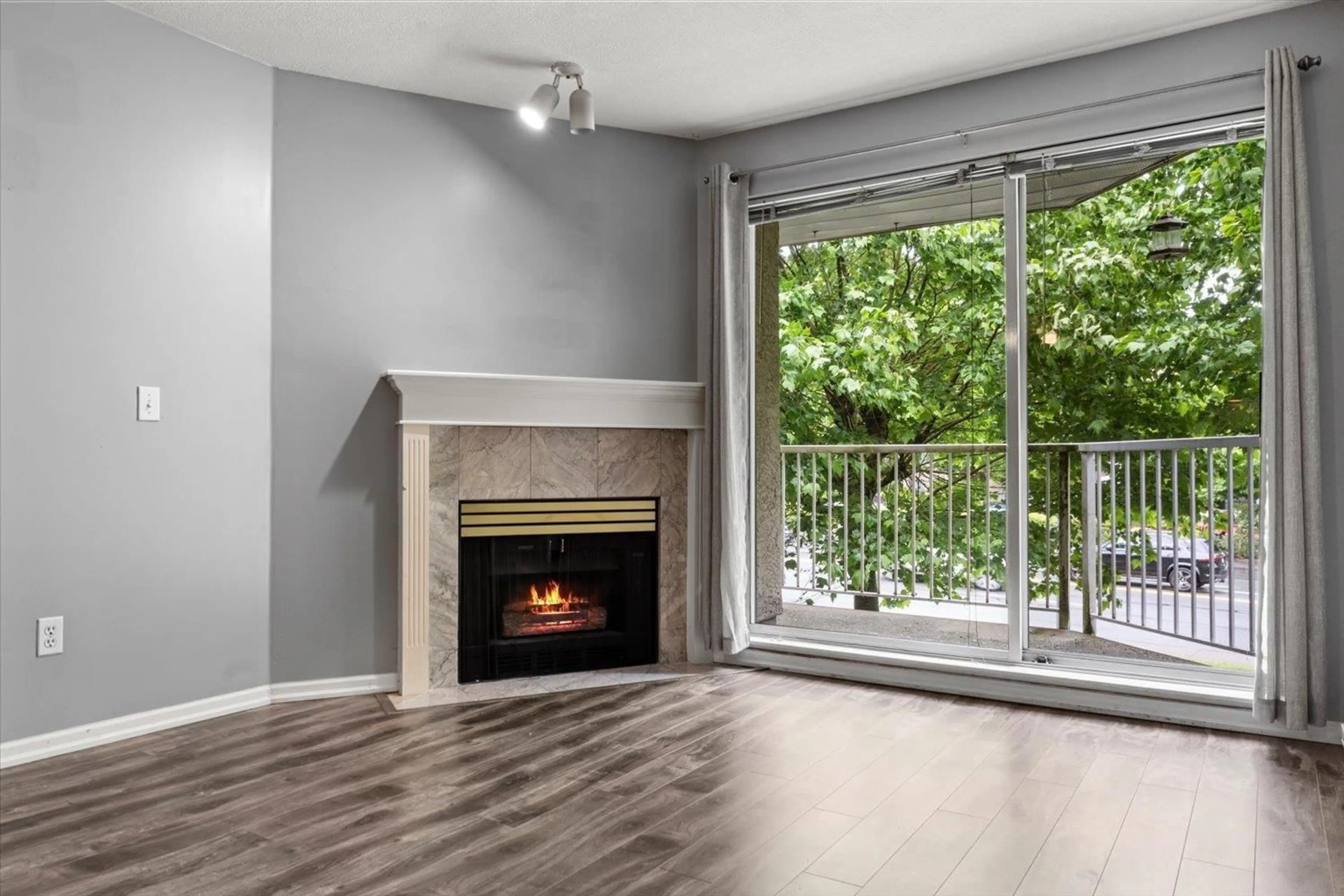 Living room with furniture, unknown for 233 - 32830 GEORGE FERGUSON WAY, Abbotsford British Columbia V2S7K1