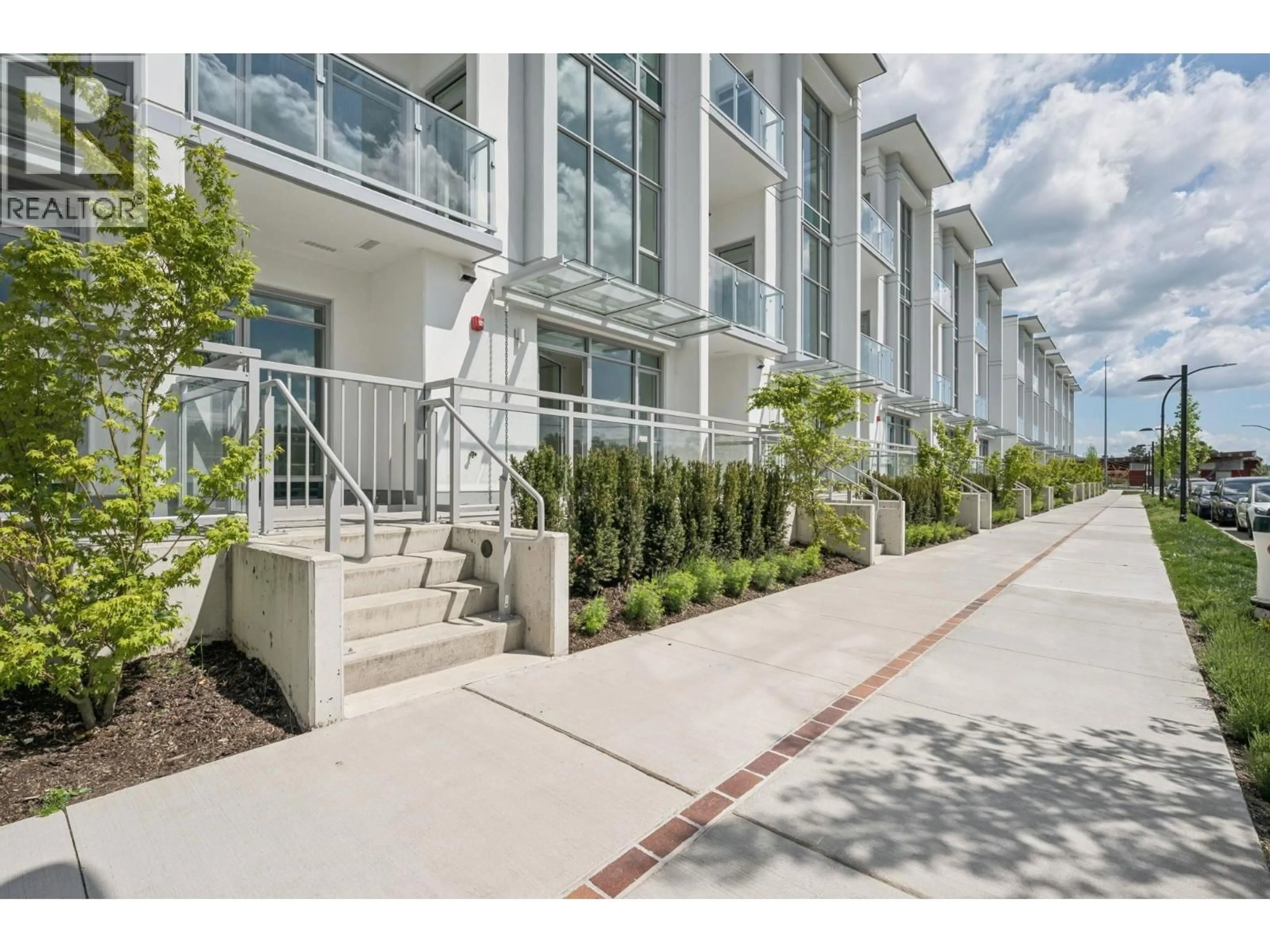 Patio, street for 132 - 4665 ALASKA AVENUE, Burnaby British Columbia V5C0P7