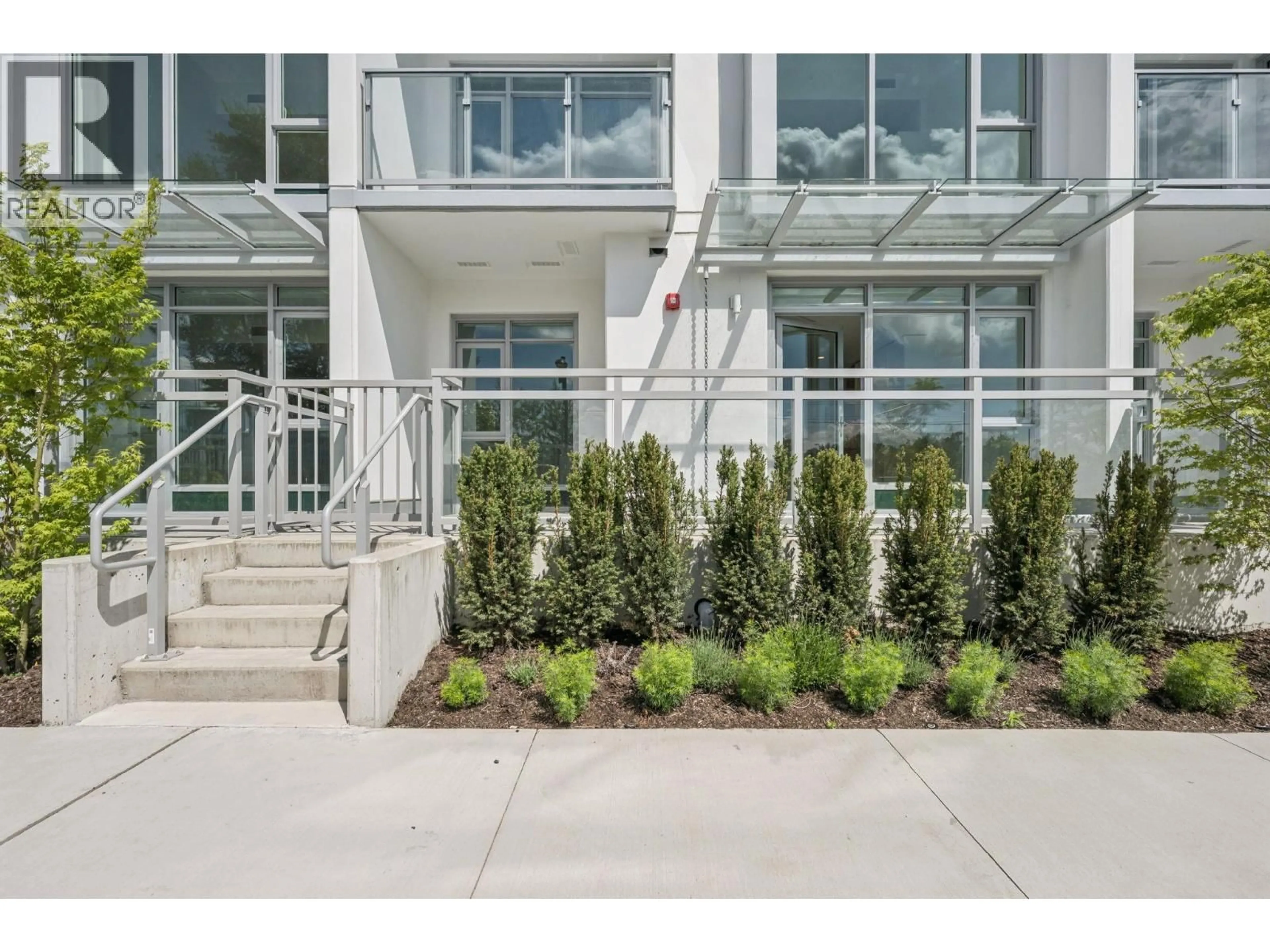 Unknown for 132 - 4665 ALASKA AVENUE, Burnaby British Columbia V5C0P7