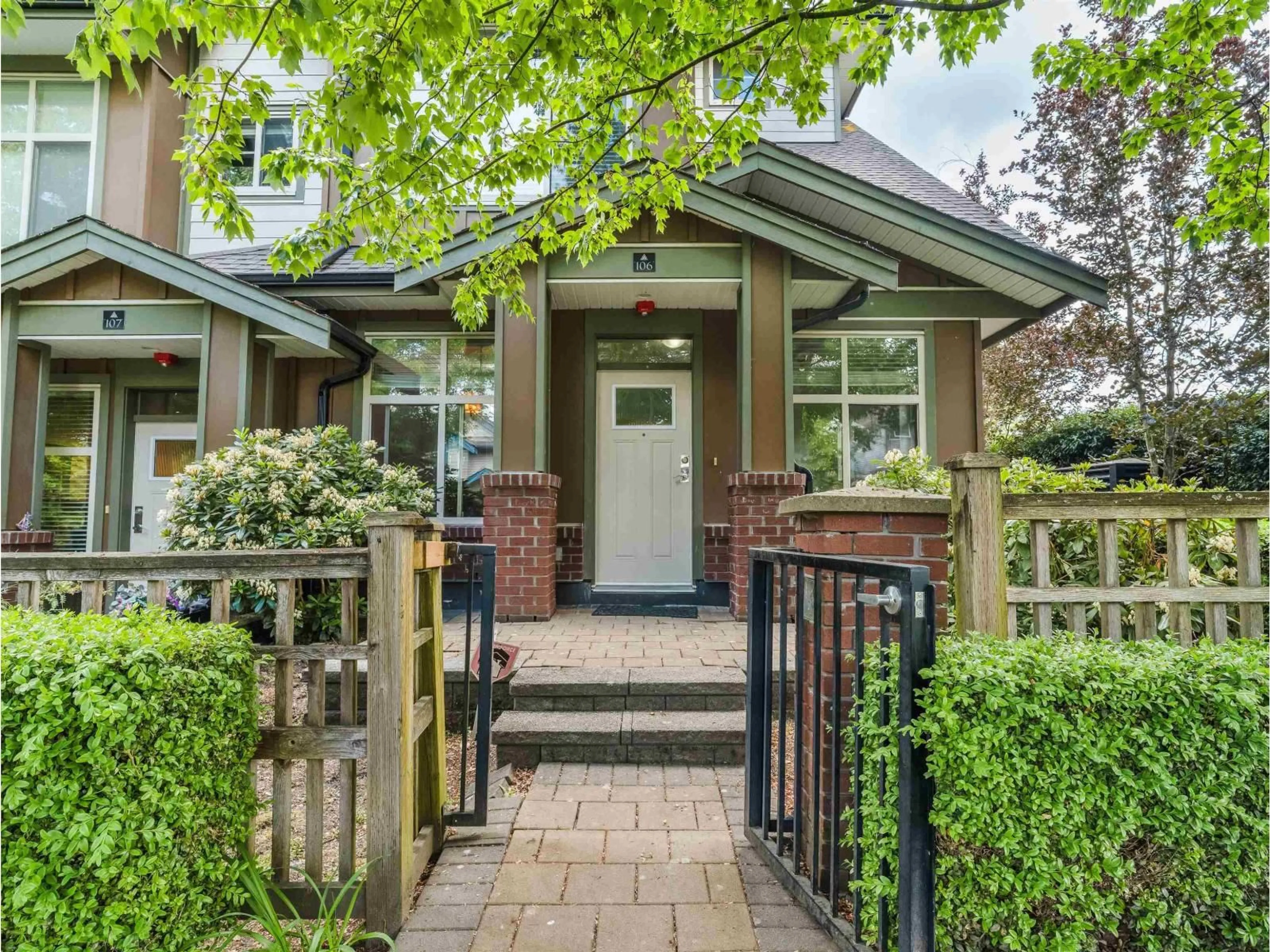 Home with brick exterior material, street for 106 - 6655 192 STREET, Surrey British Columbia V4N0B9