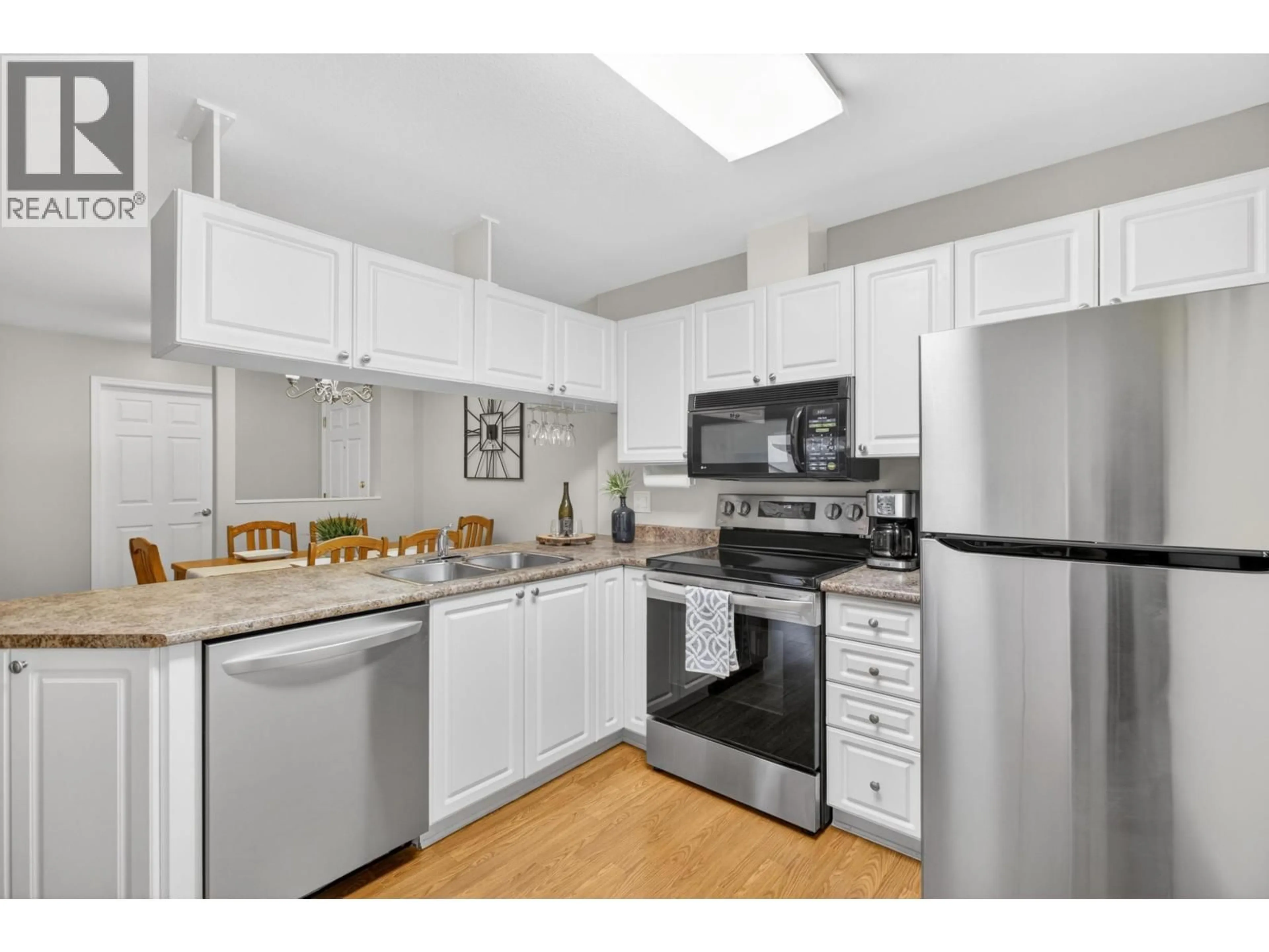 Standard kitchen, unknown for 103 - 11960 HARRIS ROAD, Pitt Meadows British Columbia V3Y2R1