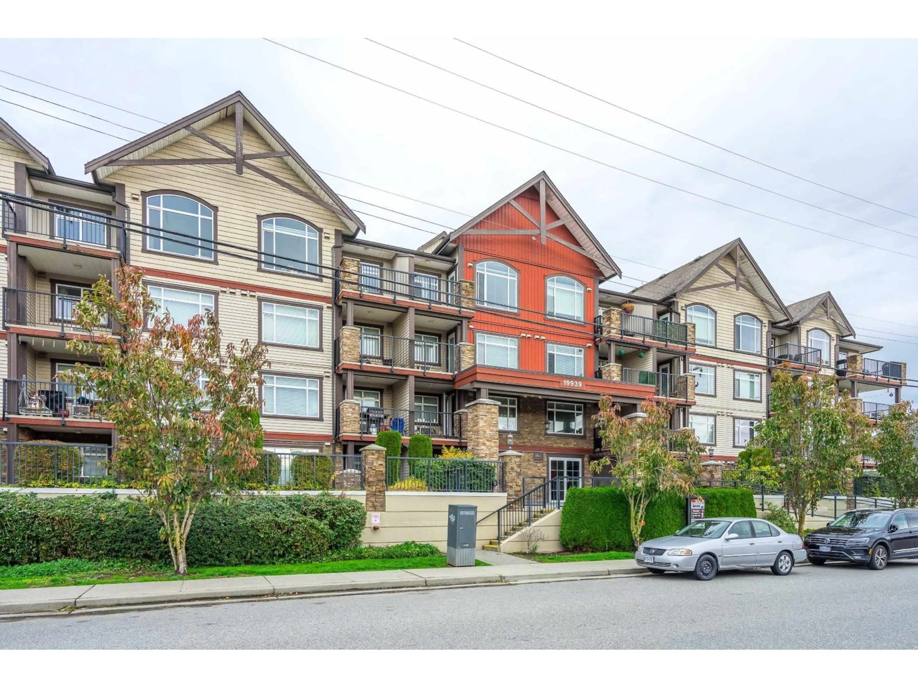 A pic from outside/outdoor area/front of a property/back of a property/a pic from drone, mountain view for 317 - 19939 55A AVENUE, Langley British Columbia V4P1R9