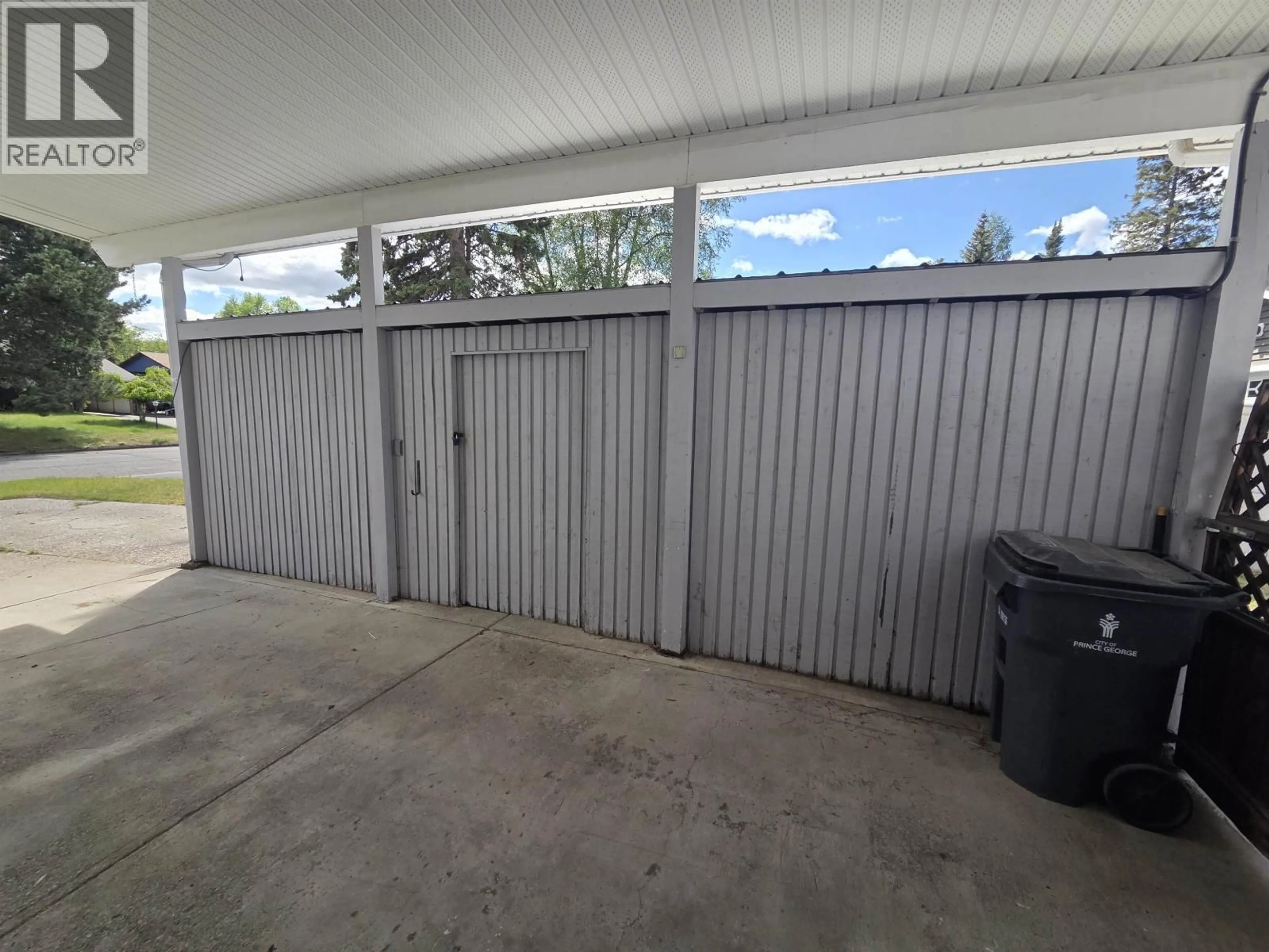 Indoor garage for 2784 FAIRVIEW CRESCENT, Prince George British Columbia V2N1G8